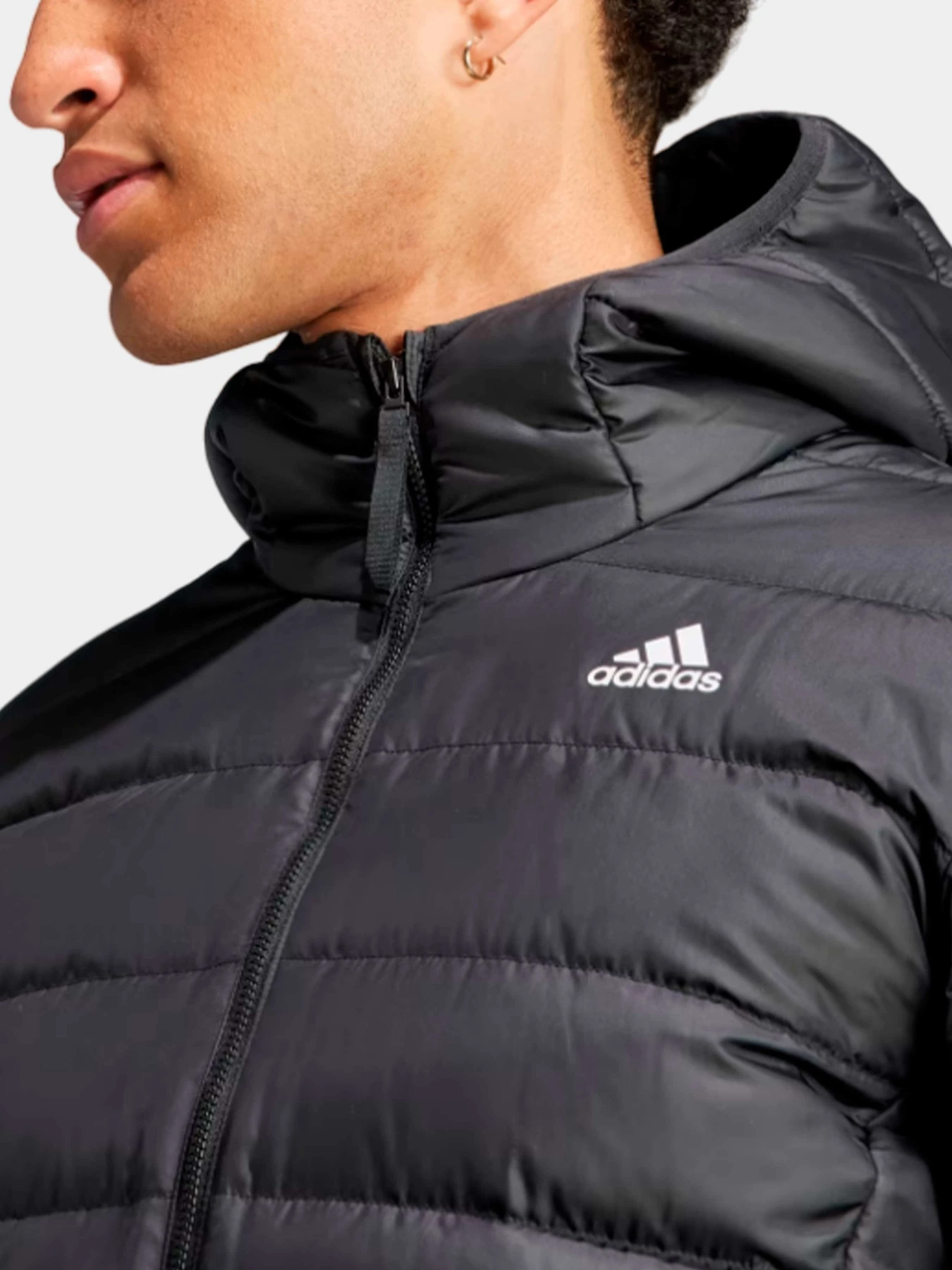 Куртки и дубленки Adidas модель HZ5723 Куртки и дубленки Adidas модель HZ5723 Фото