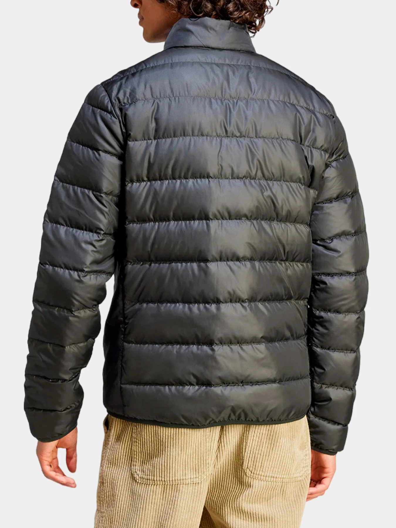 Куртки и дубленки Adidas модель HZ5730 Куртки и дубленки Adidas модель HZ5730 Фото