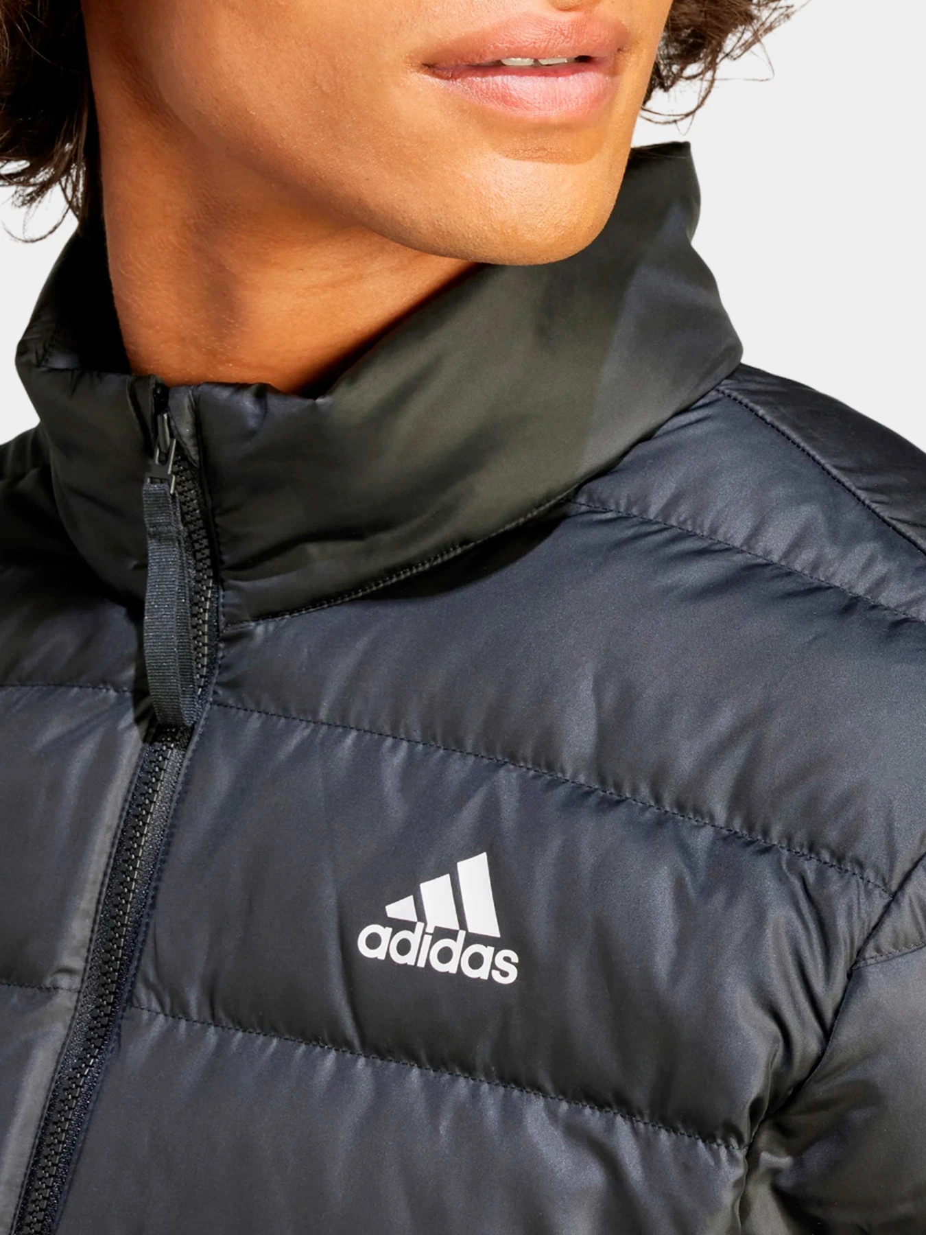 Куртки и дубленки Adidas модель HZ5730 Куртки и дубленки Adidas модель HZ5730 Фото