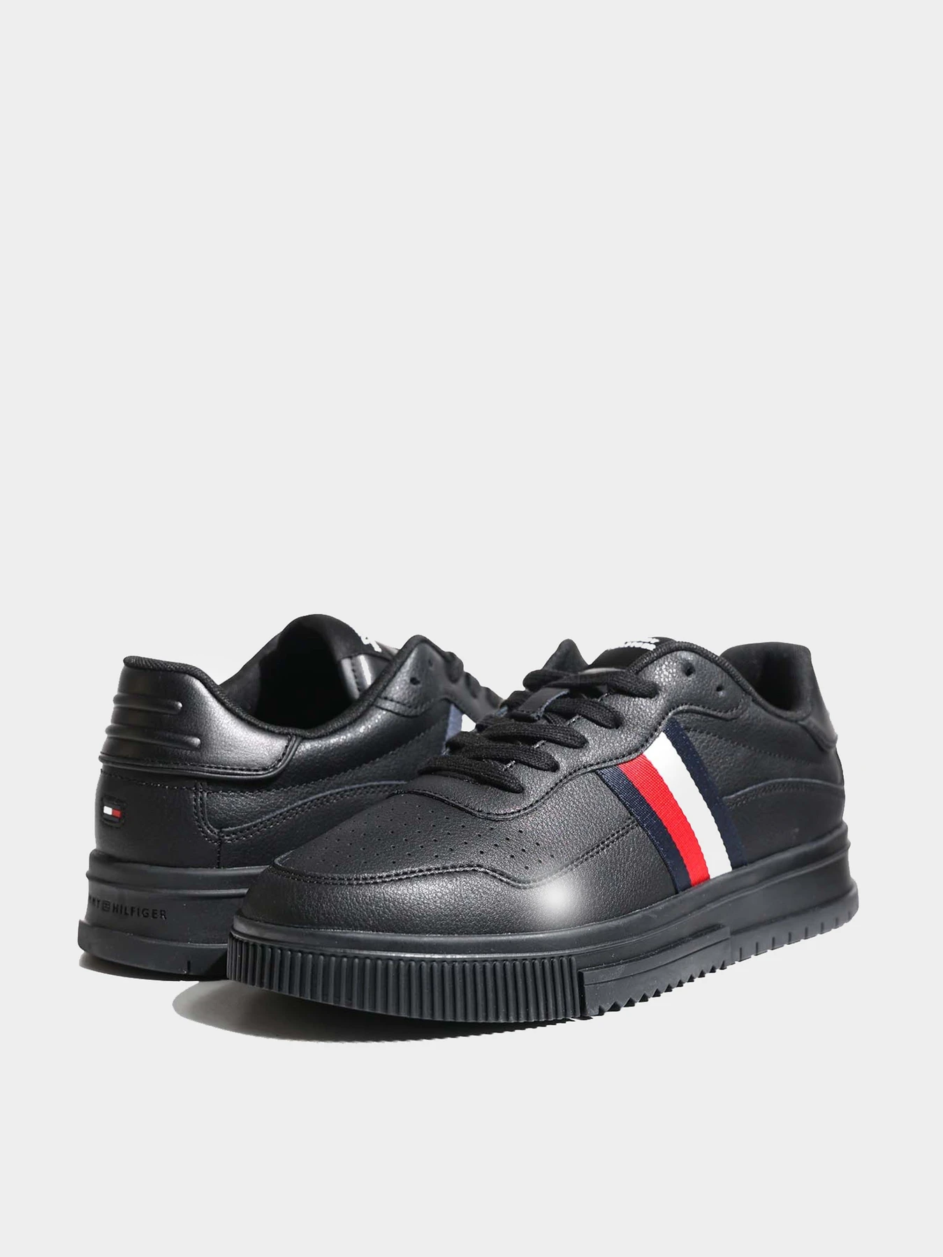 Кроссовки Tommy Hilfiger модель FM0FM04824-0GQ Кроссовки Tommy Hilfiger модель FM0FM04824-0GQ Фото