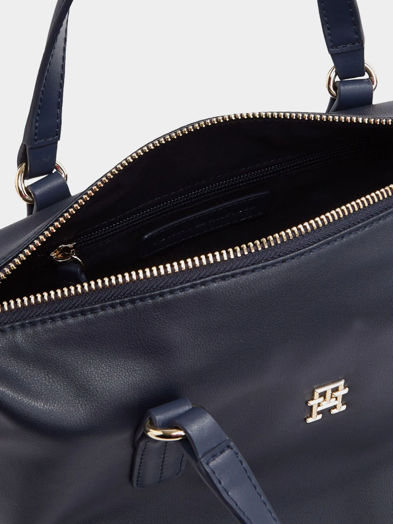 Сумки Tommy Hilfiger модель AW0AW15592-DW6 Сумки Tommy Hilfiger модель AW0AW15592-DW6 Фото