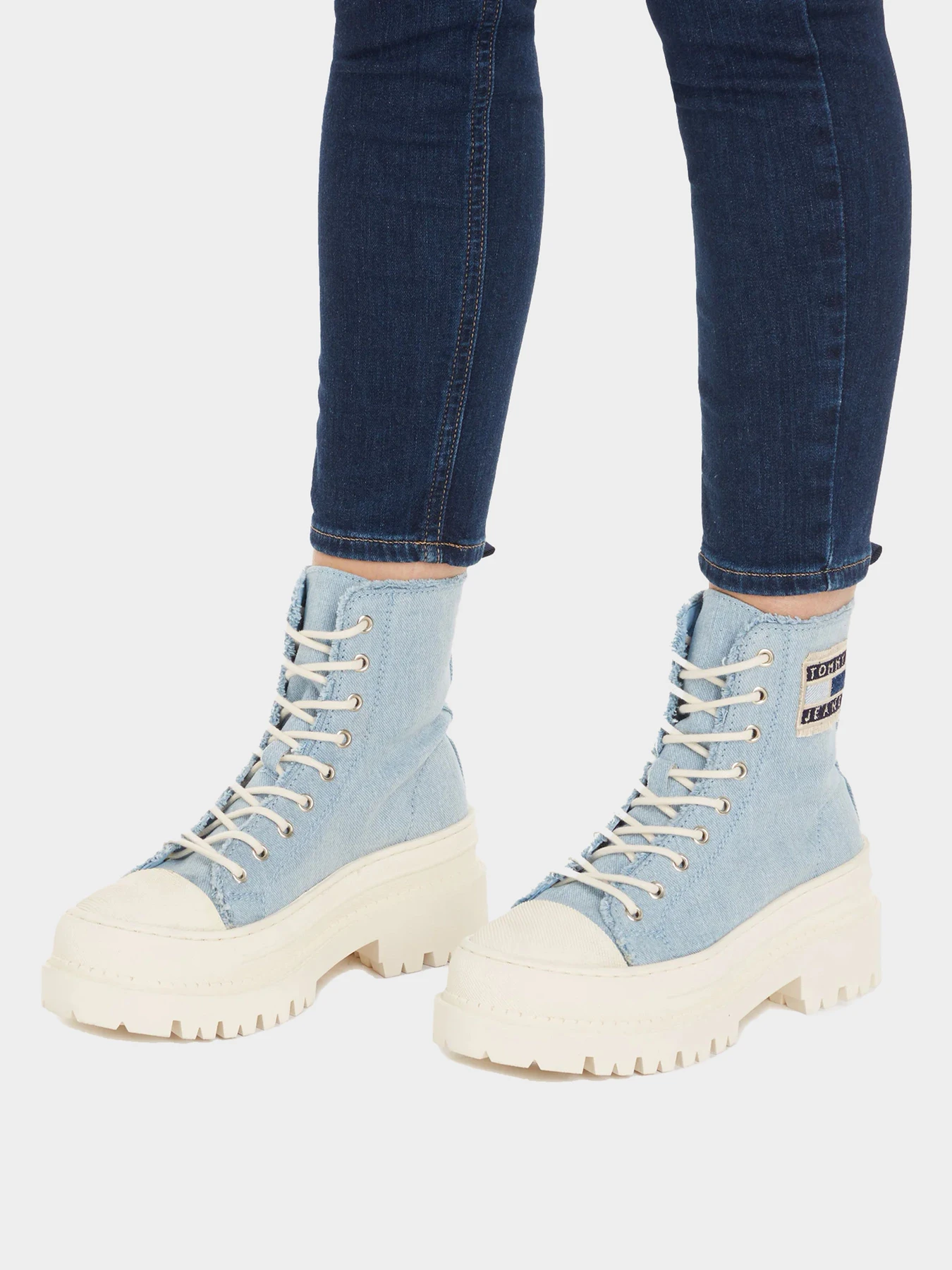 Ботинки и сапоги Tommy Hilfiger модель EN0EN02348-0G1 Ботинки и сапоги Tommy Hilfiger модель EN0EN02348-0G1 Фото