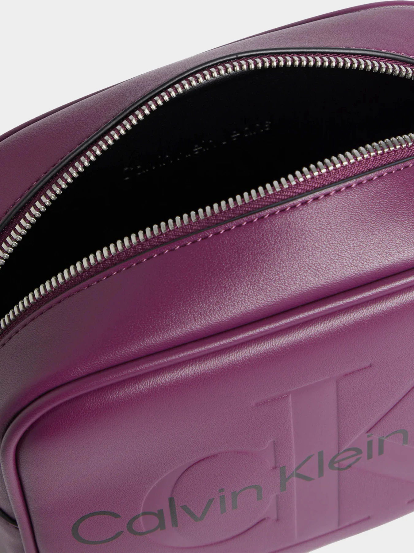 Сумки Calvin Klein модель K60K610275-VAC Сумки Calvin Klein модель K60K610275-VAC Фото