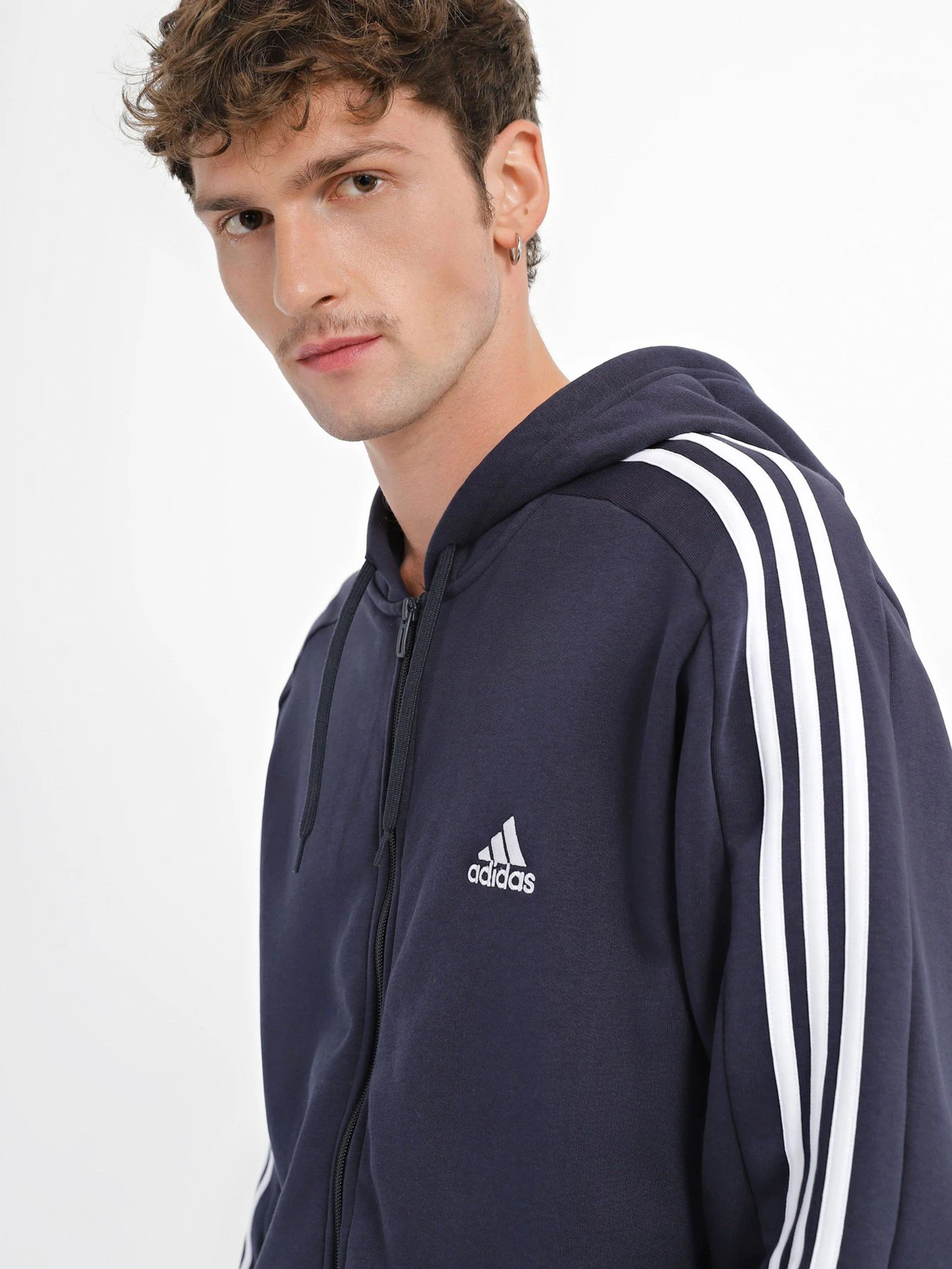 Худи и свитшоты Adidas модель IJ6478 Худи и свитшоты Adidas модель IJ6478 Фото