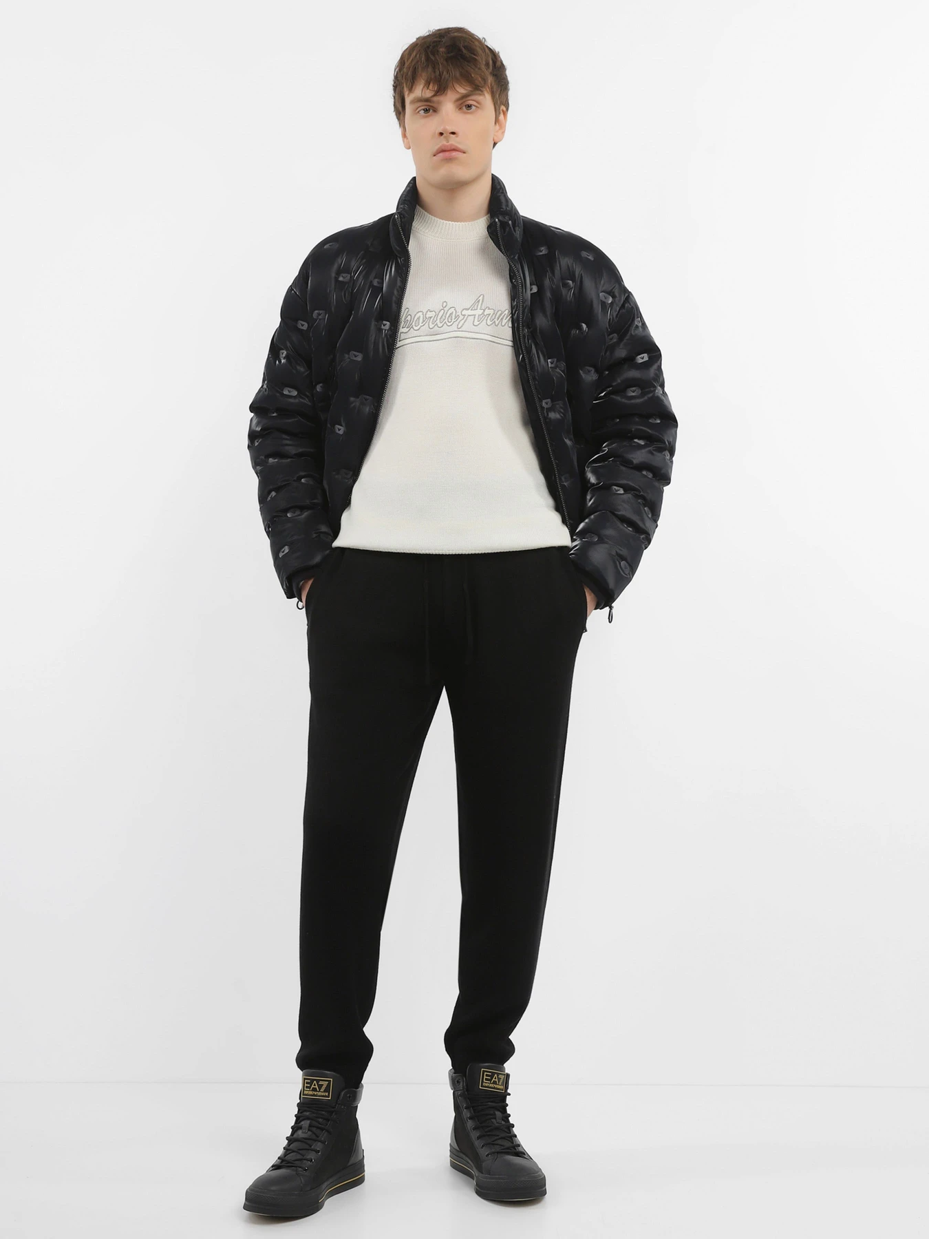 Брюки Emporio Armani модель 6R1PV1-1M06Z-0999 Брюки Emporio Armani модель 6R1PV1-1M06Z-0999 Фото