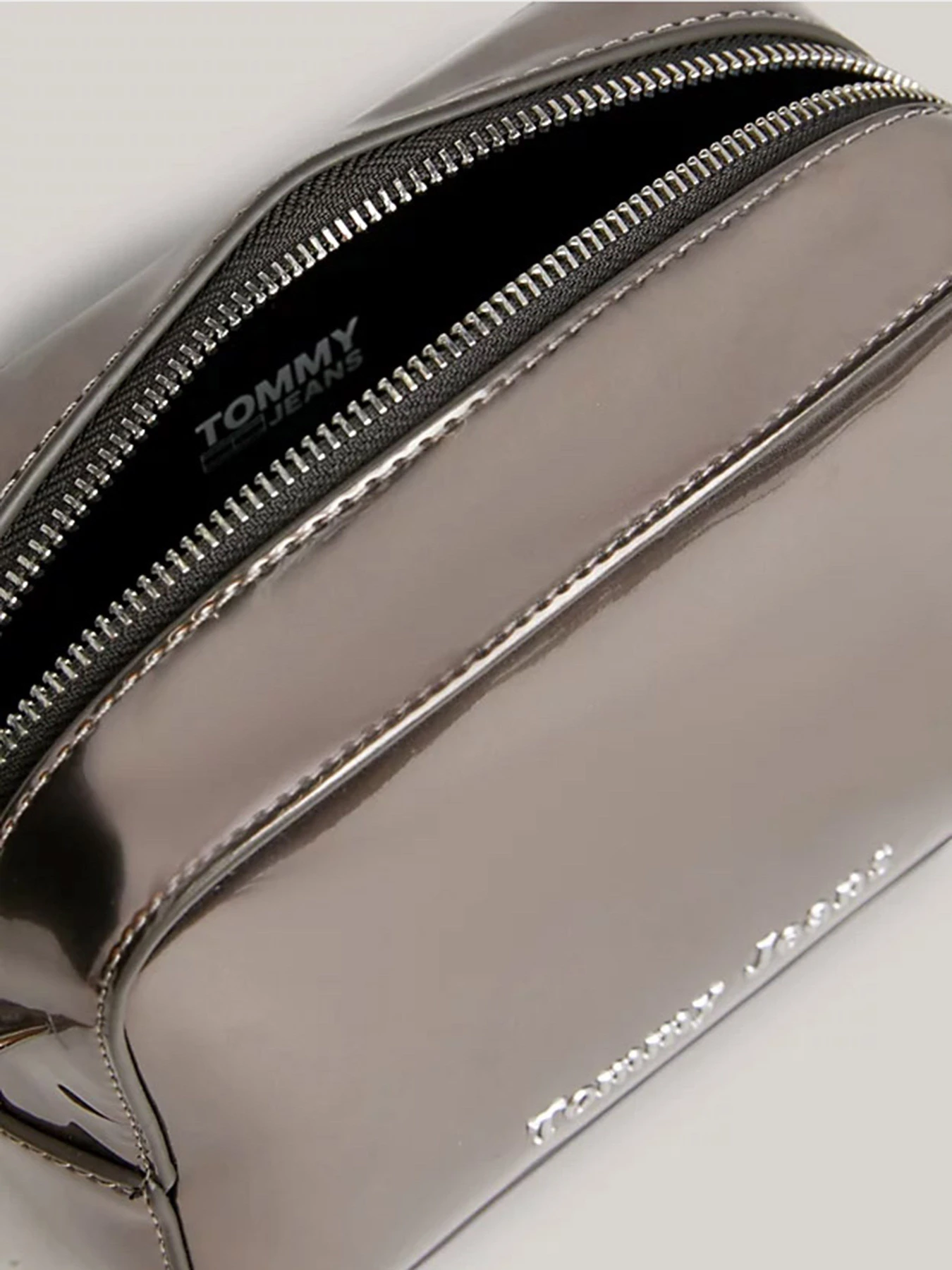 Сумки Tommy Hilfiger модель AW0AW15418-PCS Фото