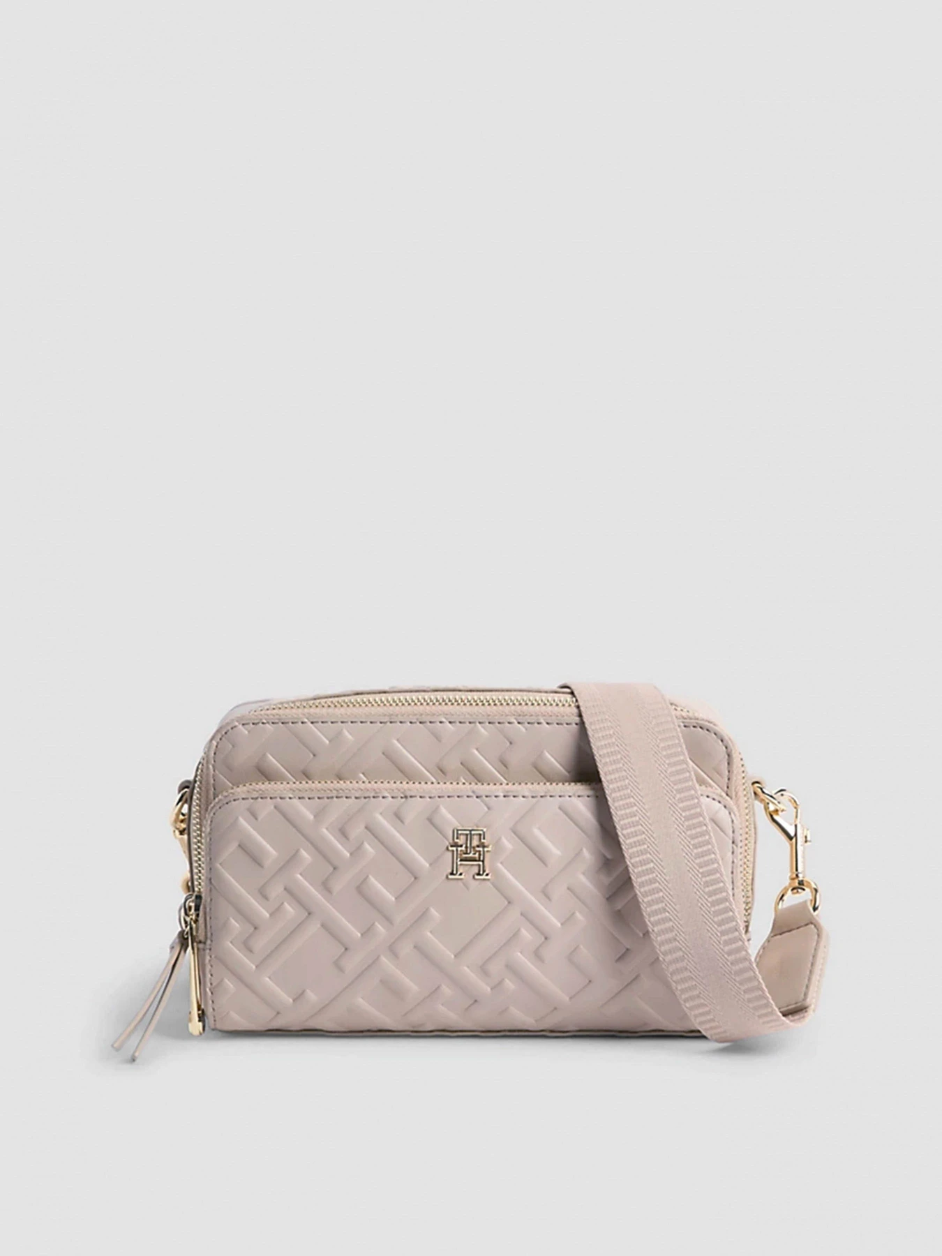 Сумки Tommy Hilfiger модель AW0AW15208-ABO Сумки Tommy Hilfiger модель AW0AW15208-ABO Фото