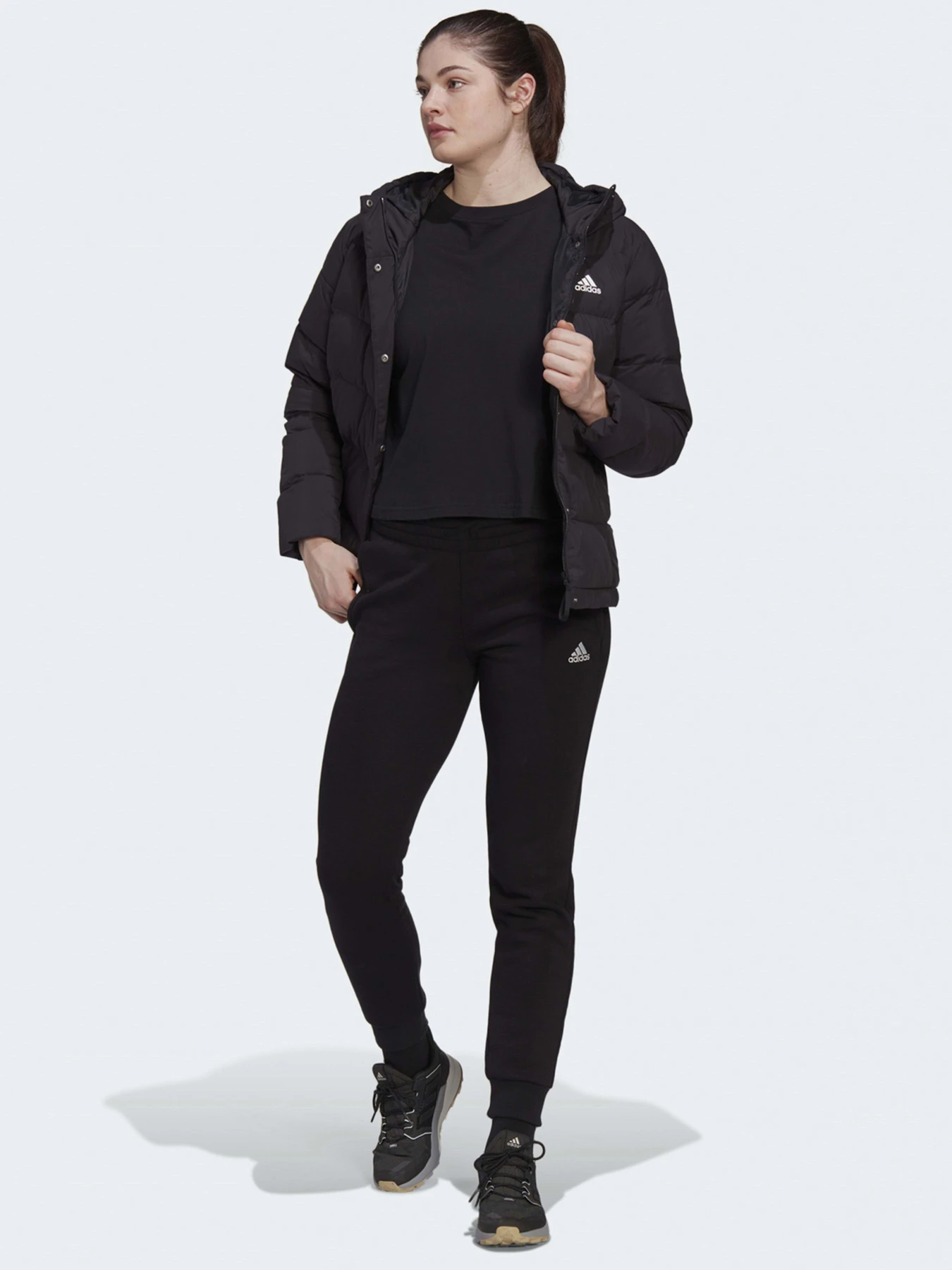 Куртки и дубленки Adidas модель HG8747 Куртки и дубленки Adidas модель HG8747 Фото