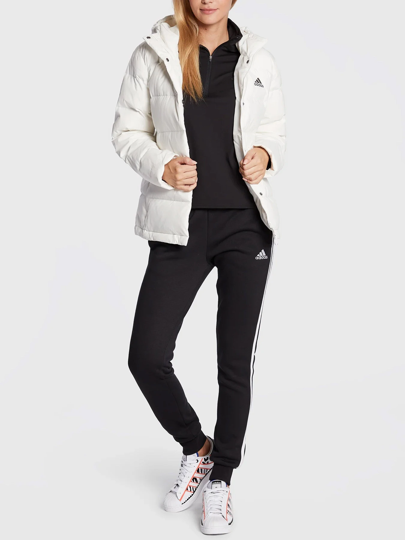 Куртки и дубленки Adidas модель HG4887 Куртки и дубленки Adidas модель HG4887 Фото