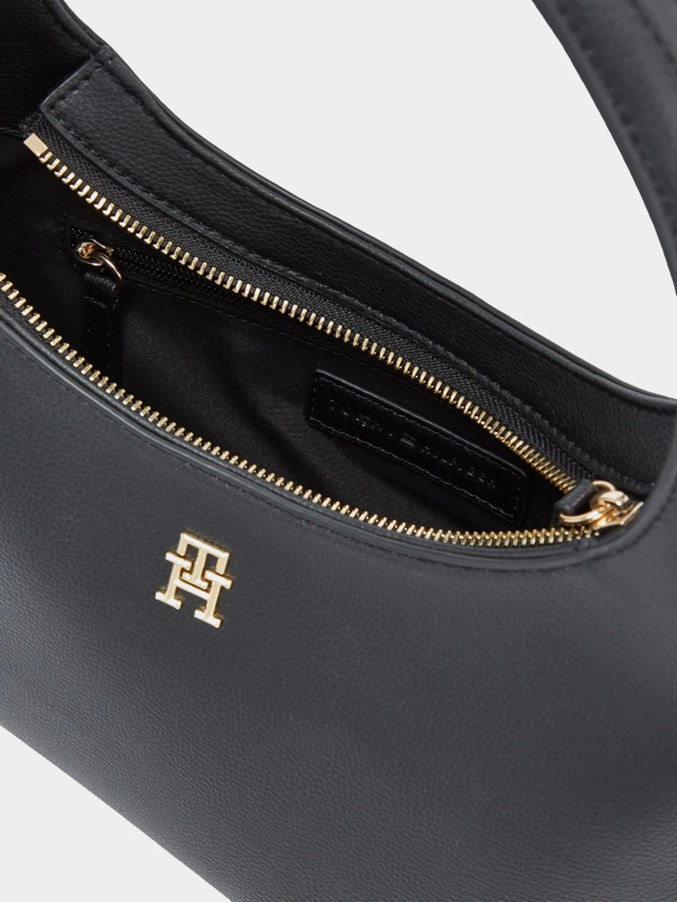 Сумки Tommy Hilfiger модель AW0AW15252-BDS Сумки Tommy Hilfiger модель AW0AW15252-BDS Фото