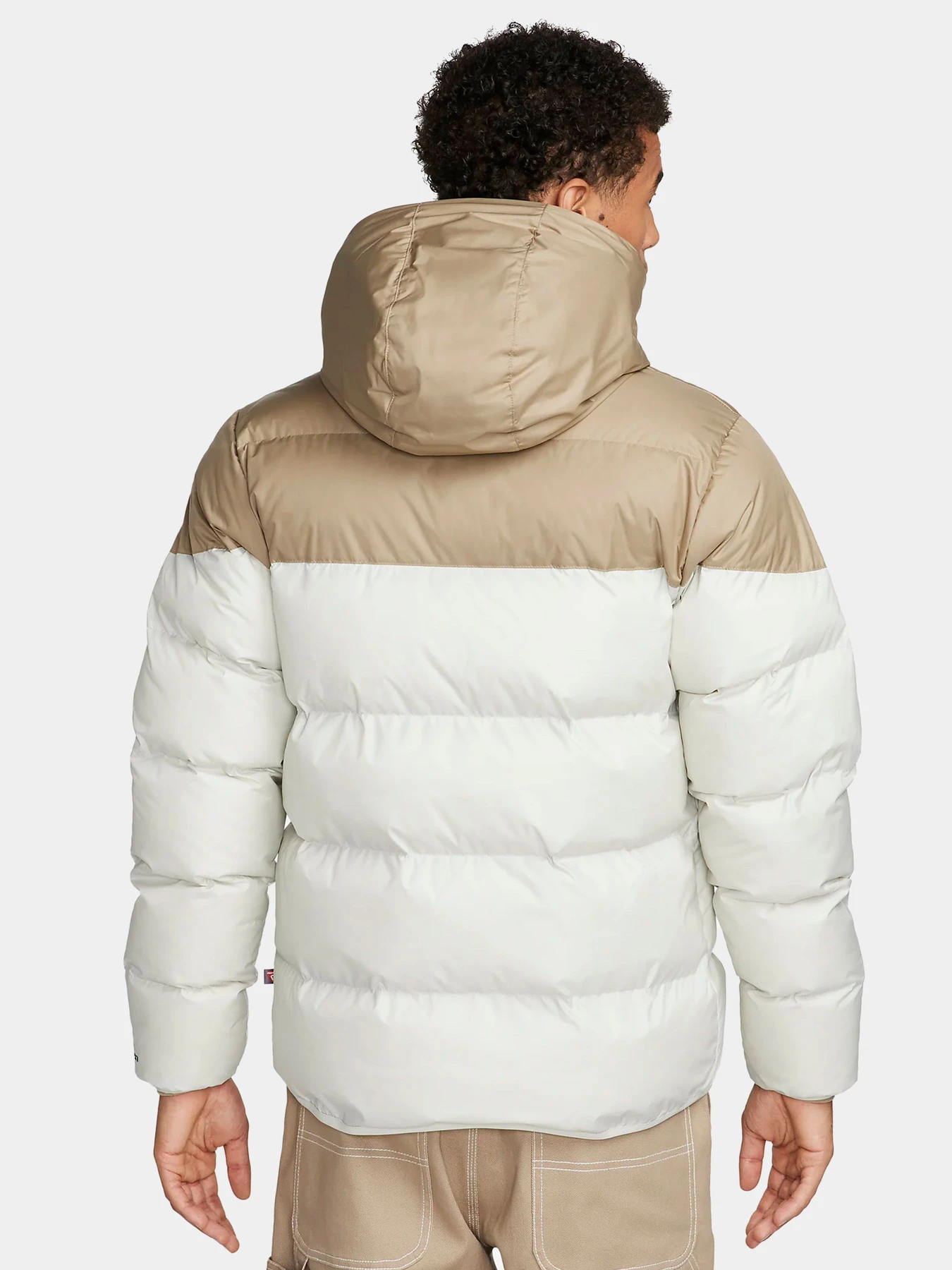 Куртки и дубленки NIKE модель FB8185-247 Куртки и дубленки NIKE модель FB8185-247 Фото