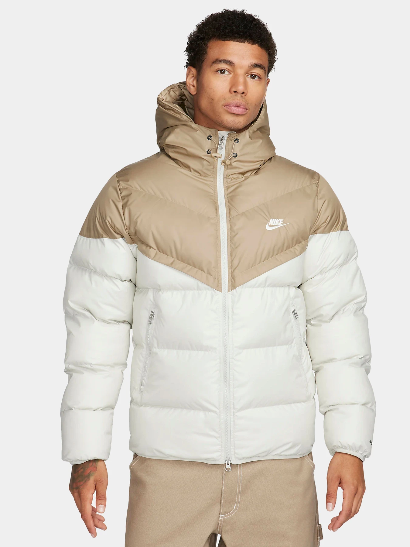 Куртки и дубленки NIKE модель FB8185-247 Куртки и дубленки NIKE модель FB8185-247 Фото