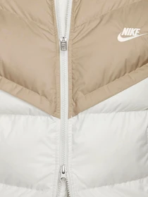 Куртки и дубленки NIKE модель FB8185-247 Фото