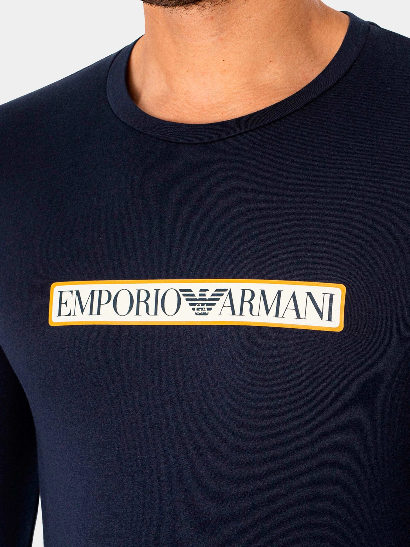 Худи и свитшоты Emporio Armani модель 111023-3F517-00135 Худи и свитшоты Emporio Armani модель 111023-3F517-00135 Фото