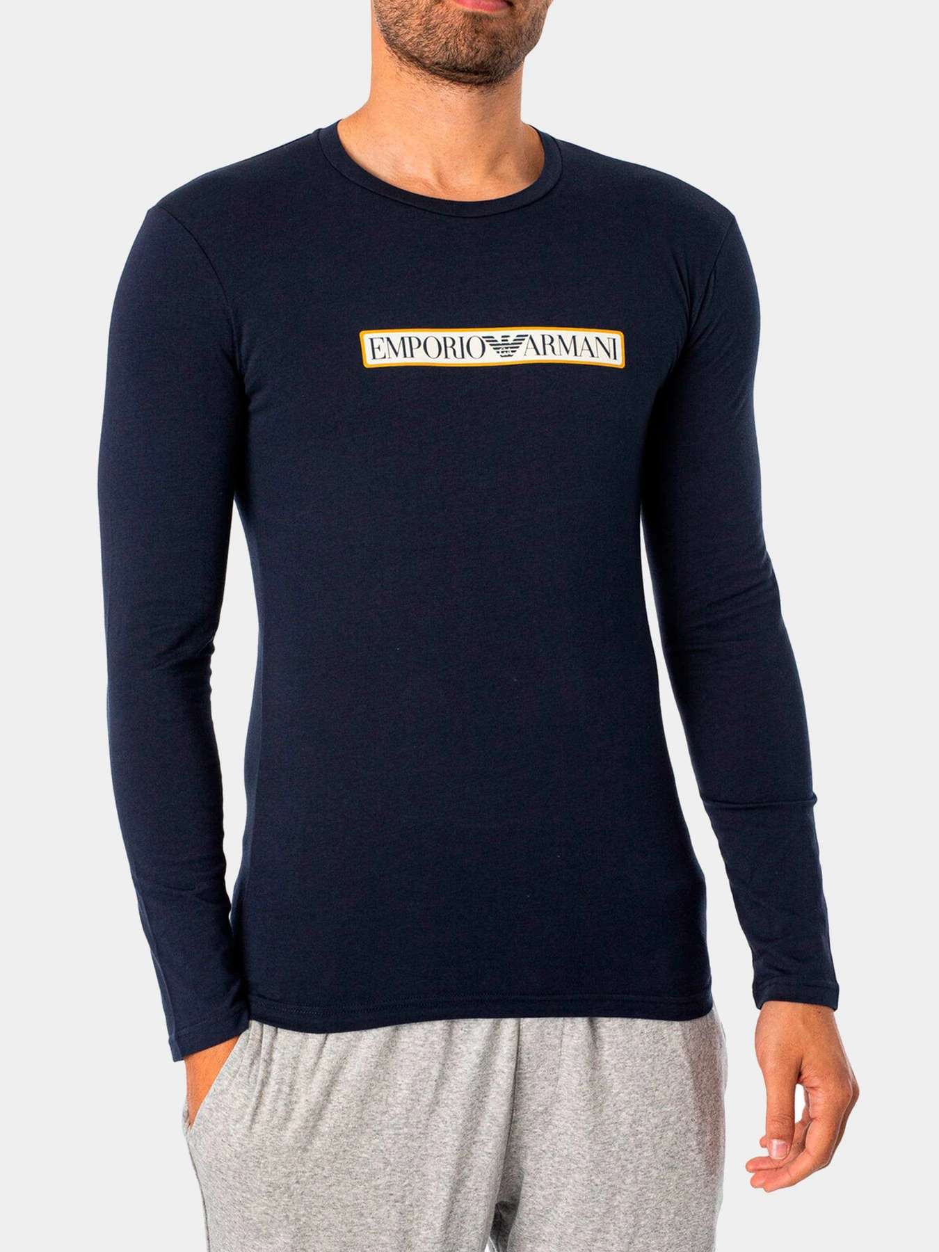 Худи и свитшоты Emporio Armani модель 111023-3F517-00135 Худи и свитшоты Emporio Armani модель 111023-3F517-00135 Фото