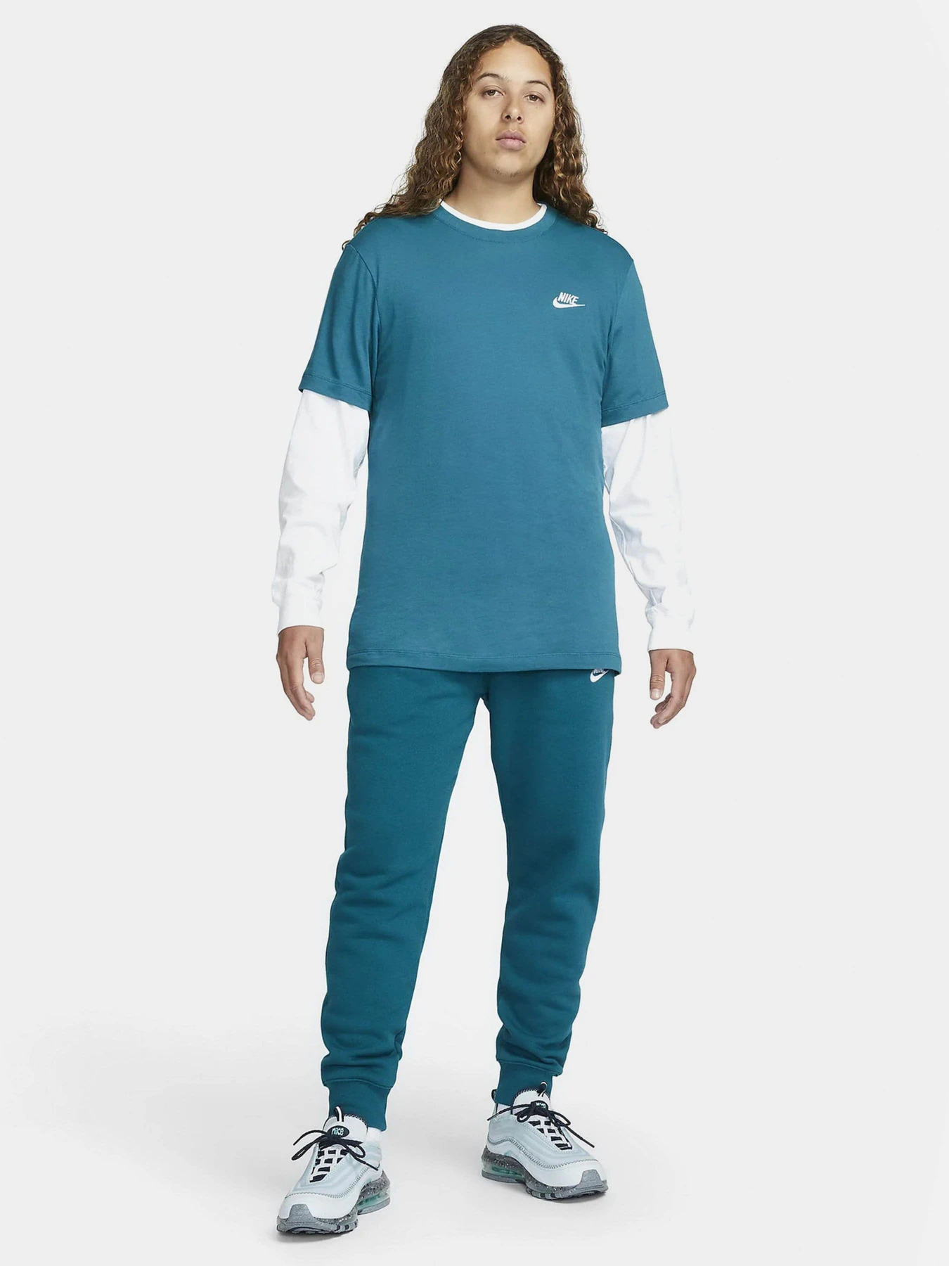 Футболки и поло NIKE модель AR4997-381 Футболки и поло NIKE модель AR4997-381 Фото