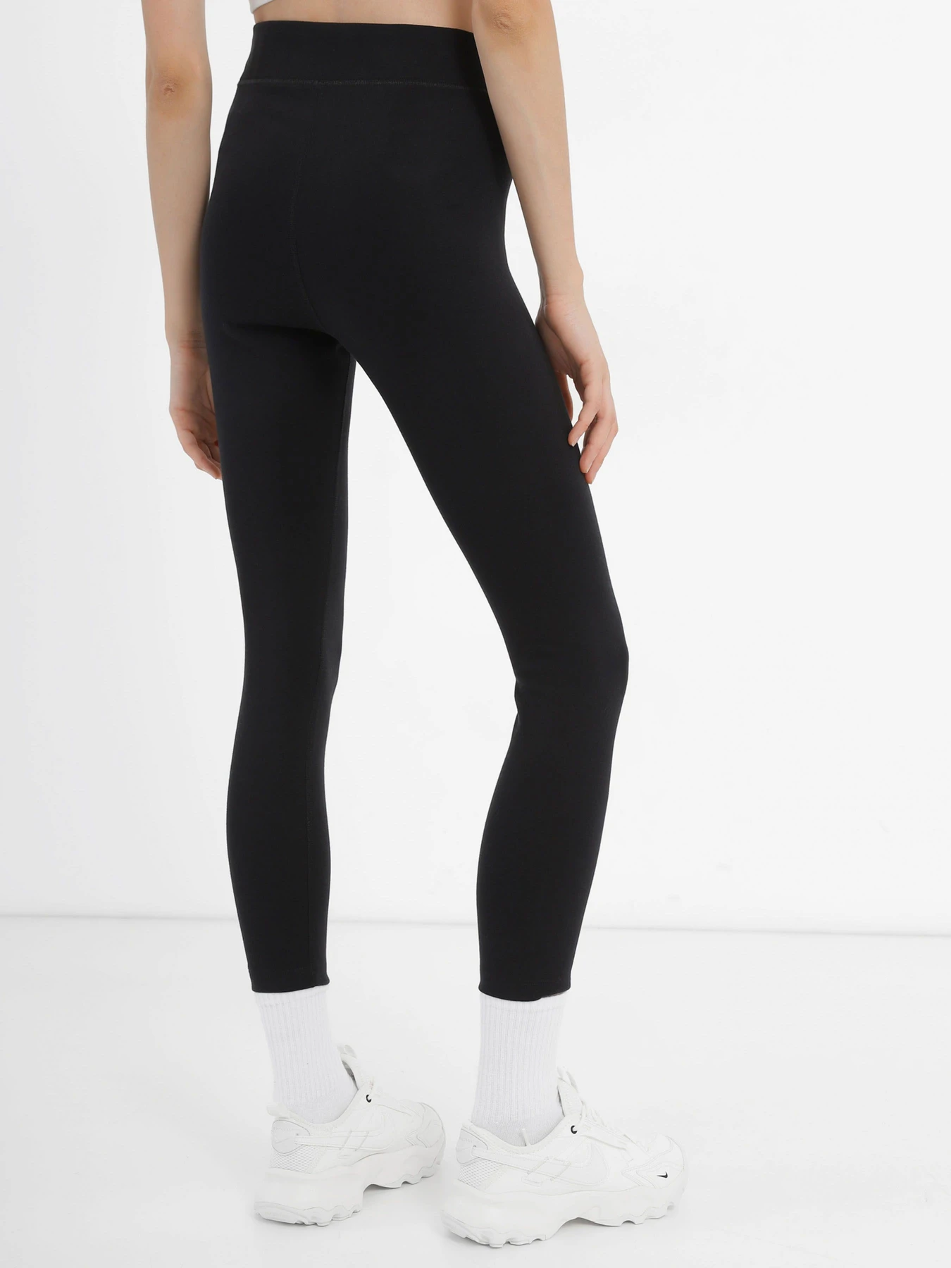 Брюки NIKE модель DV7789-010 Брюки NIKE модель DV7789-010 Фото
