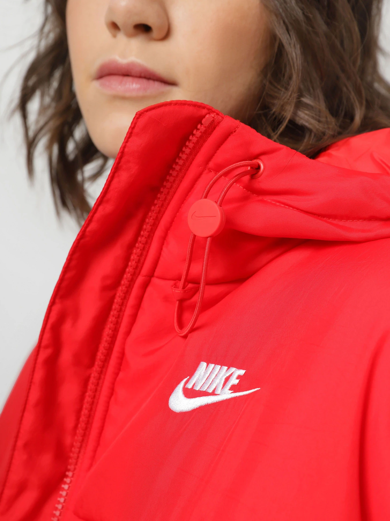 Куртки и дубленки NIKE модель FB7675-677 Куртки и дубленки NIKE модель FB7675-677 Фото