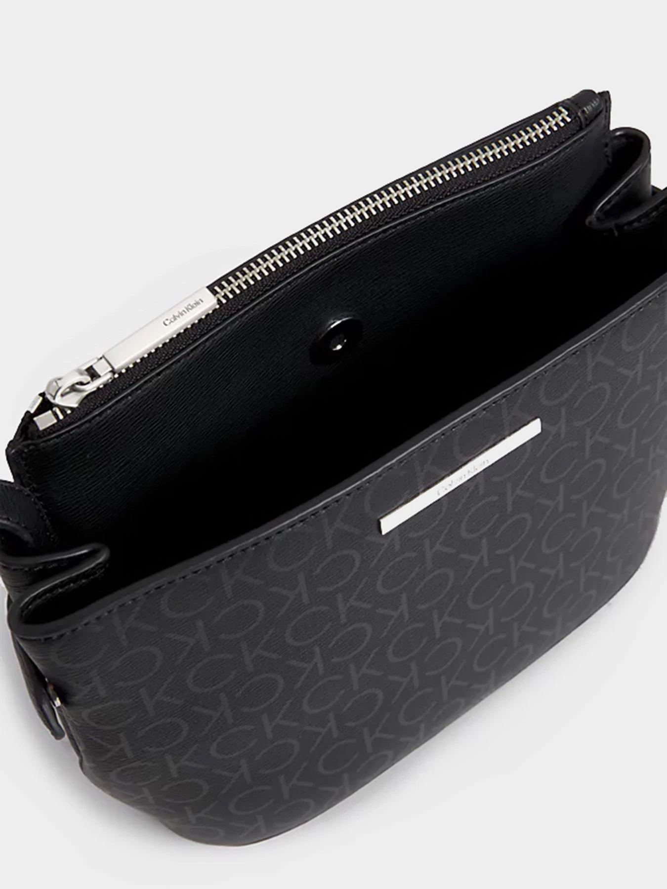 Сумки Calvin Klein модель K60K611079-BAX Сумки Calvin Klein модель K60K611079-BAX Фото