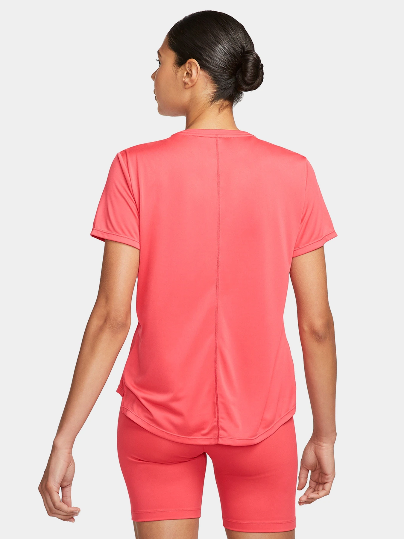 Футболки и поло NIKE модель DD0638-648 Футболки и поло NIKE модель DD0638-648 Фото