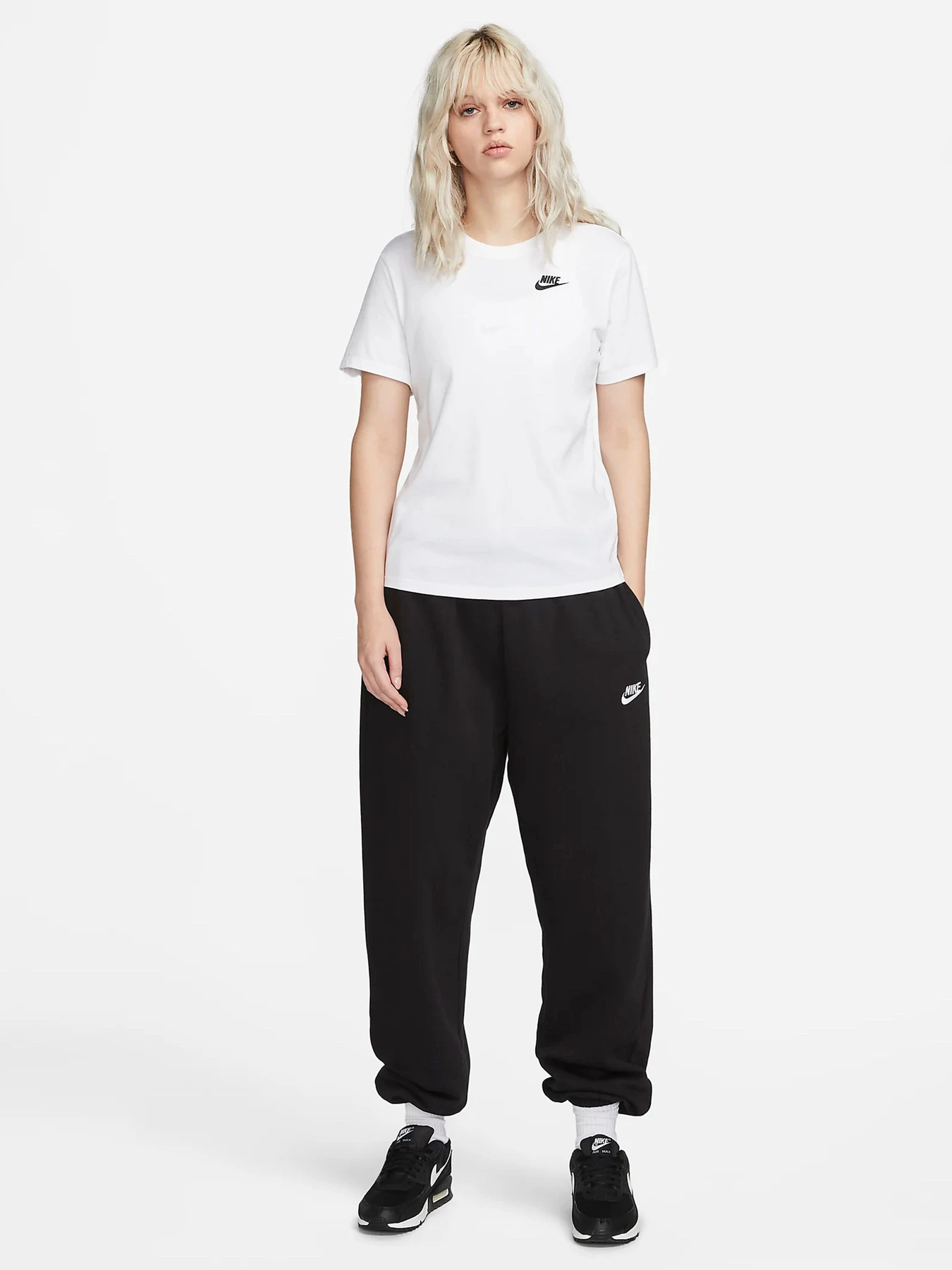 Футболки и поло NIKE модель DX7902-100 Футболки и поло NIKE модель DX7902-100 Фото