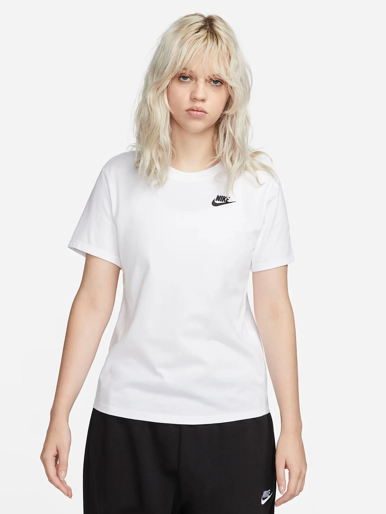 Футболки и поло NIKE модель DX7902-100 Футболки и поло NIKE модель DX7902-100 Фото