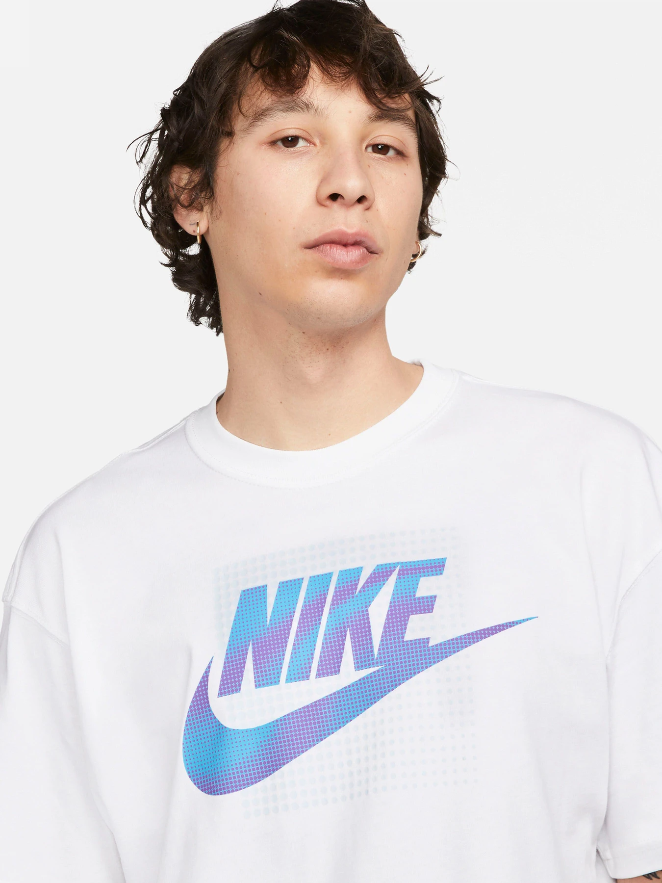 Футболки и поло NIKE модель DZ2997-100 Футболки и поло NIKE модель DZ2997-100 Фото
