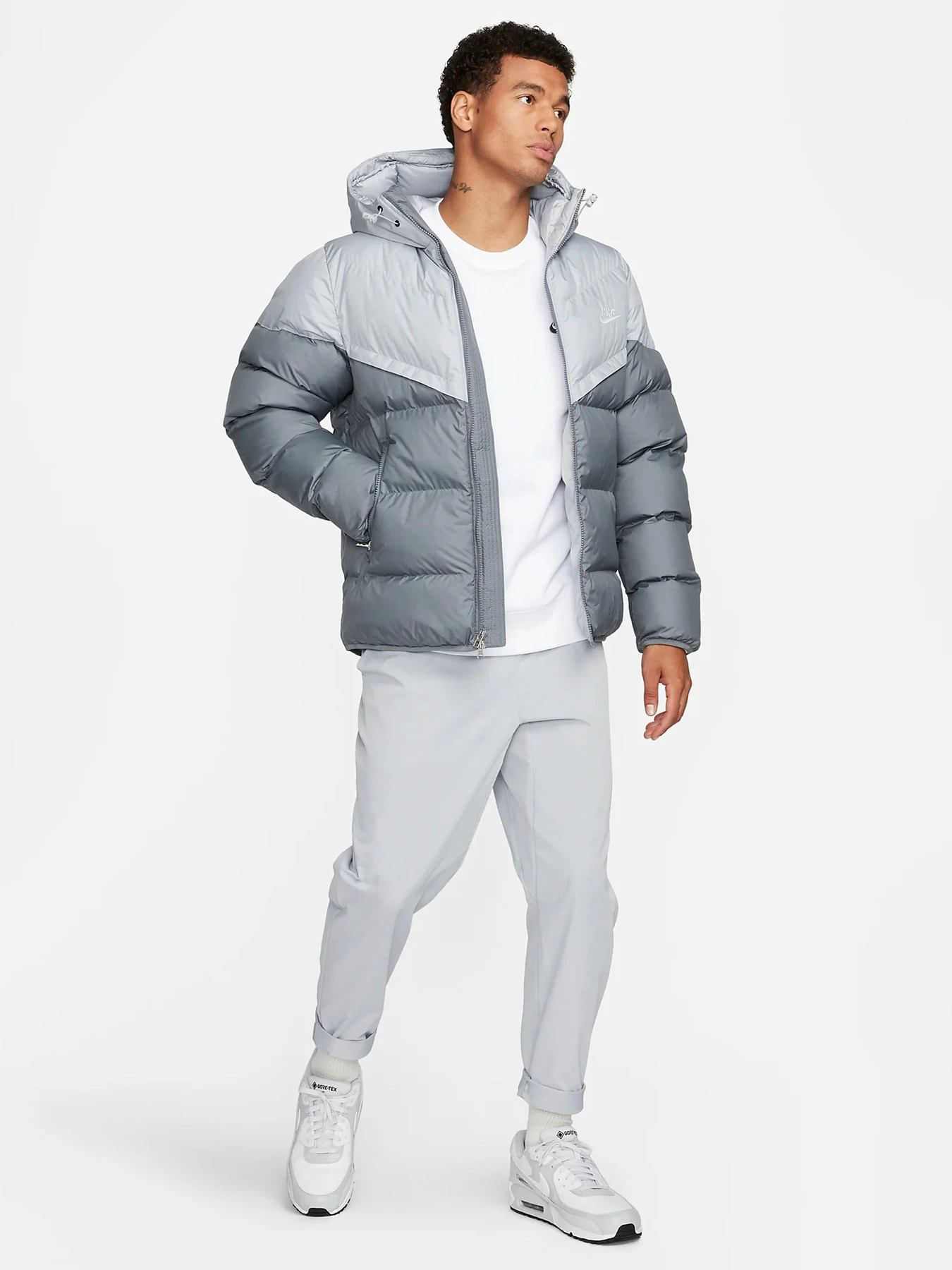 Куртки и дубленки NIKE модель FB8185-077 Куртки и дубленки NIKE модель FB8185-077 Фото