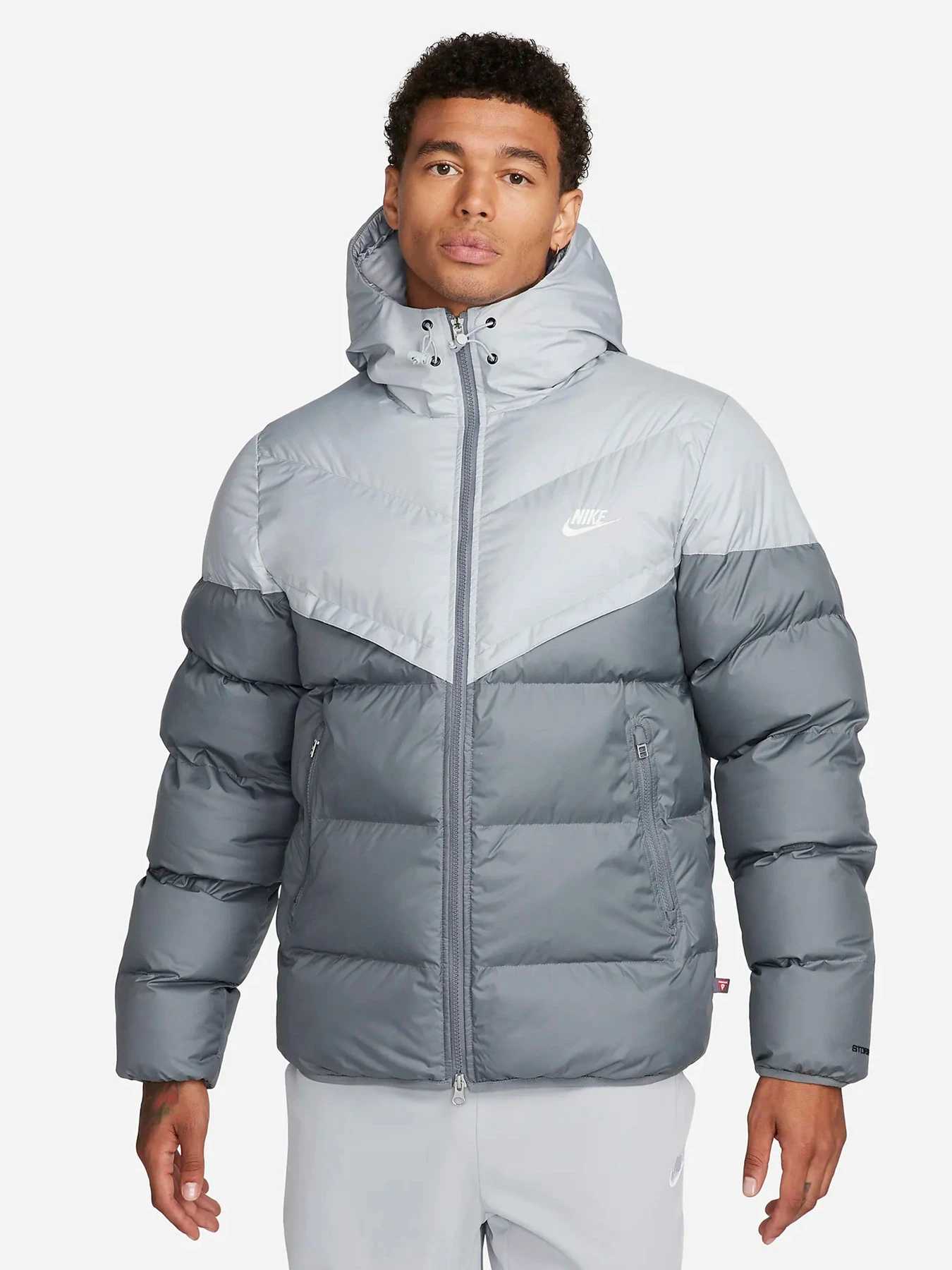 Куртки и дубленки NIKE модель FB8185-077 Куртки и дубленки NIKE модель FB8185-077 Фото