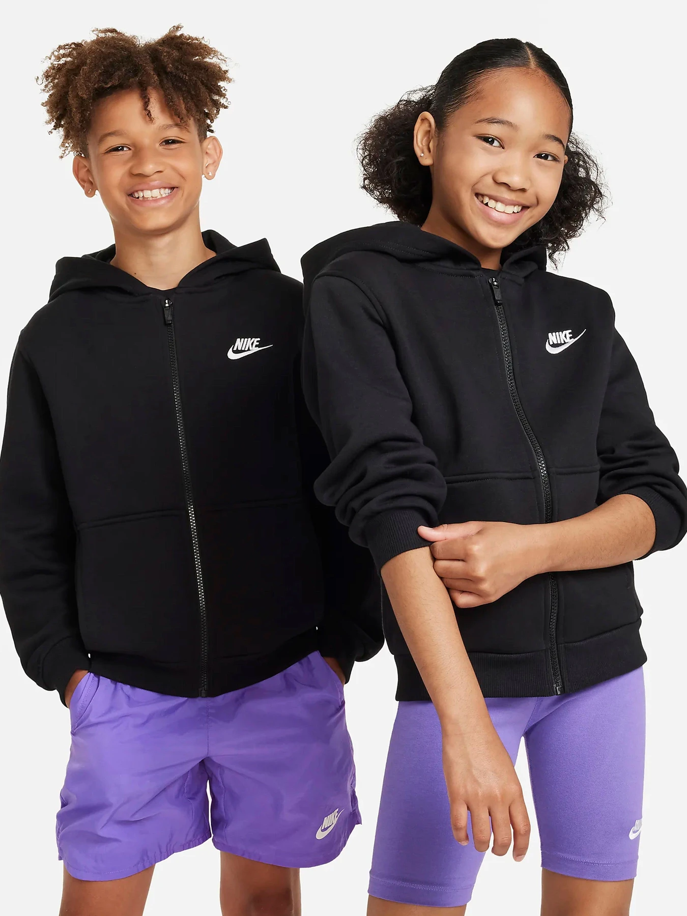 Худи и свитшоты NIKE модель FD3004-010 Худи и свитшоты NIKE модель FD3004-010 Фото