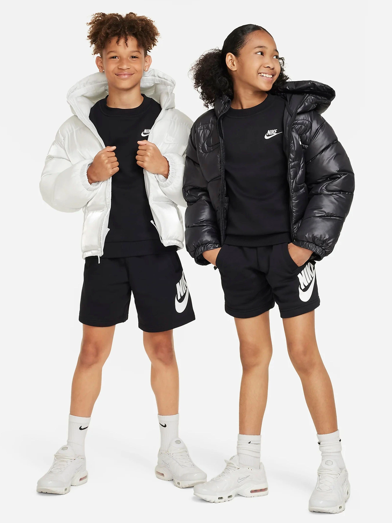 Худи и свитшоты NIKE модель FD3006-010 Худи и свитшоты NIKE модель FD3006-010 Фото