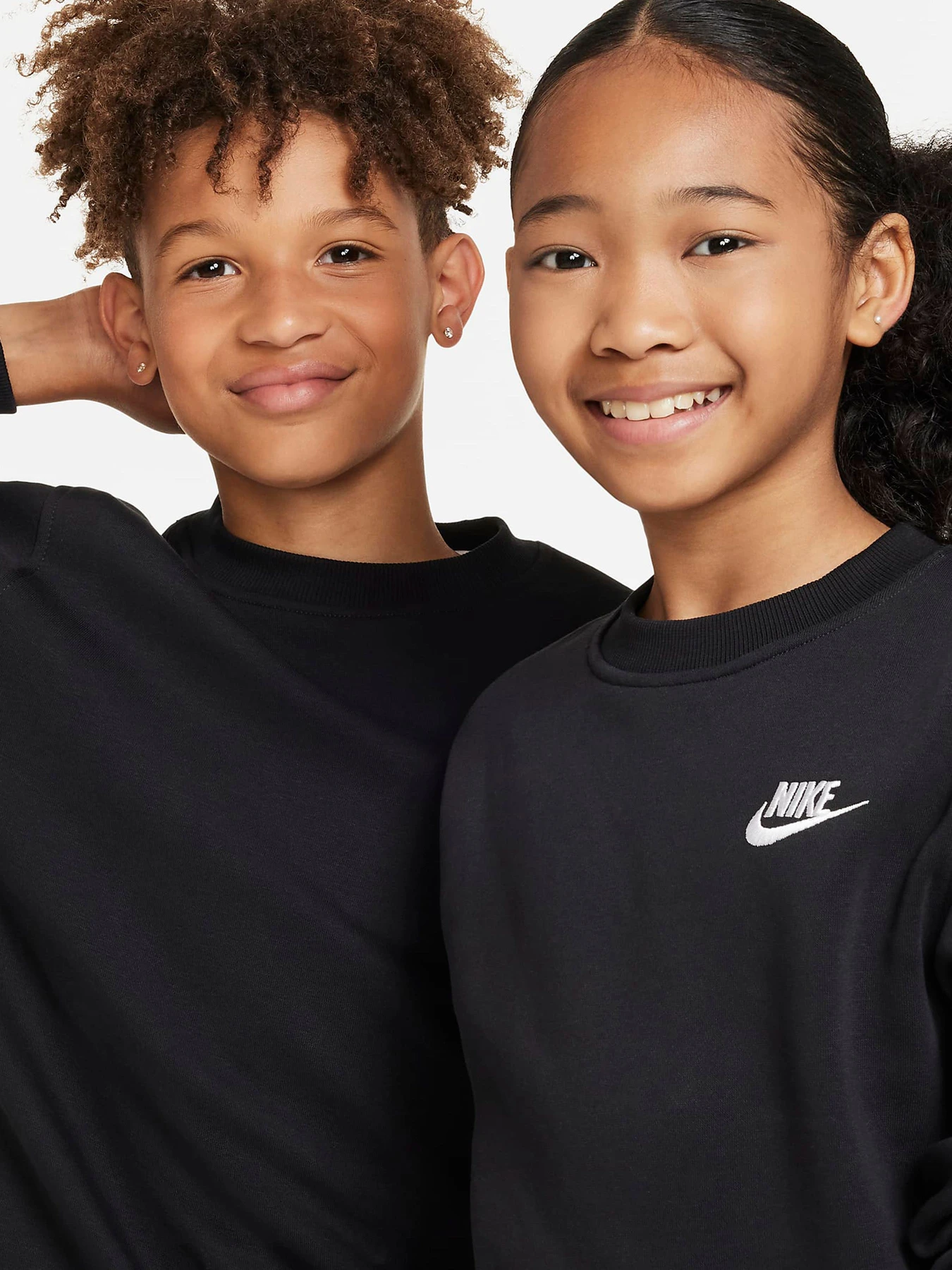 Худи и свитшоты NIKE модель FD3006-010 Худи и свитшоты NIKE модель FD3006-010 Фото