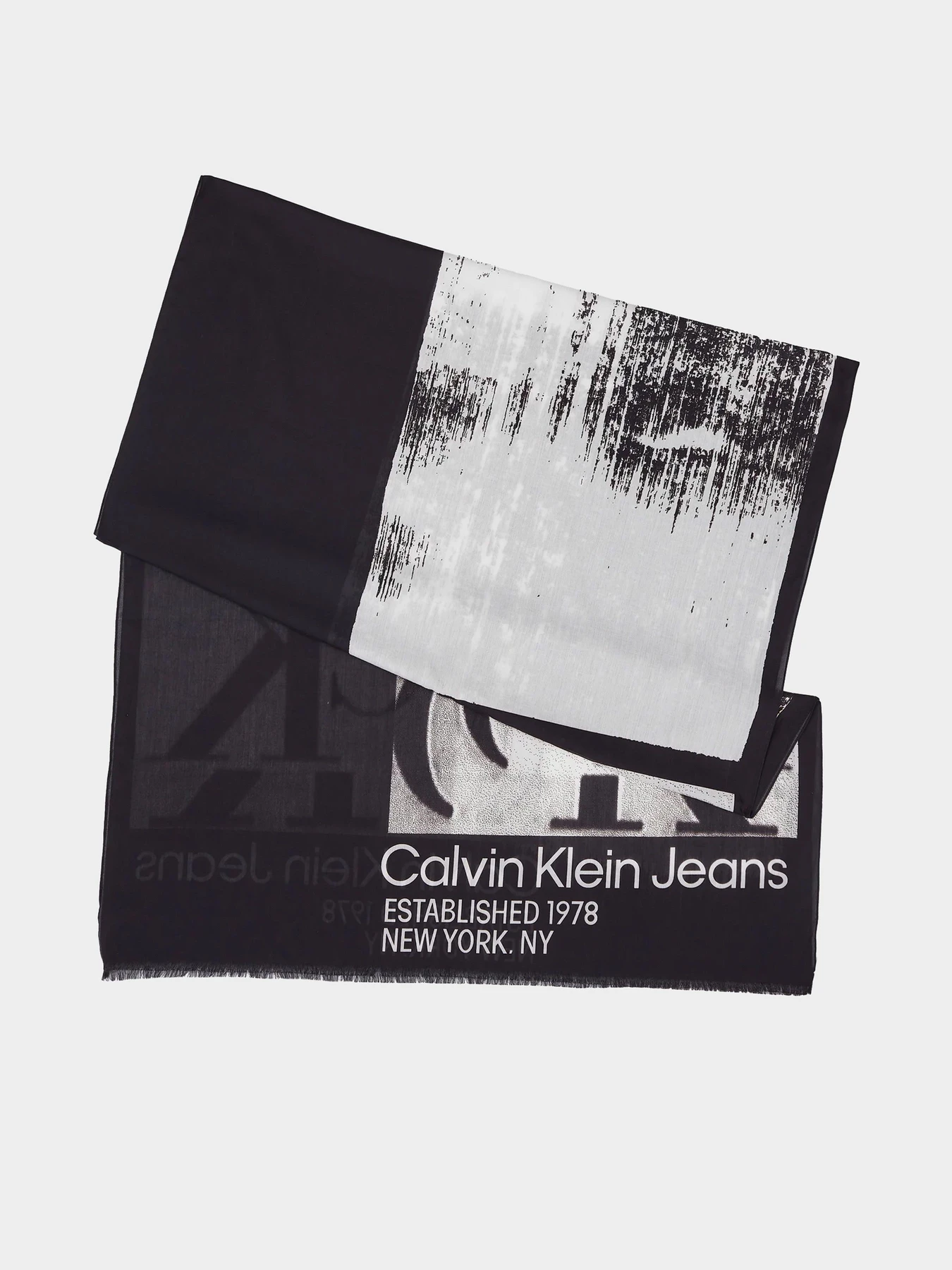 Шарфы и платки Calvin Klein модель K60K610912-BDS Шарфы и платки Calvin Klein модель K60K610912-BDS Фото