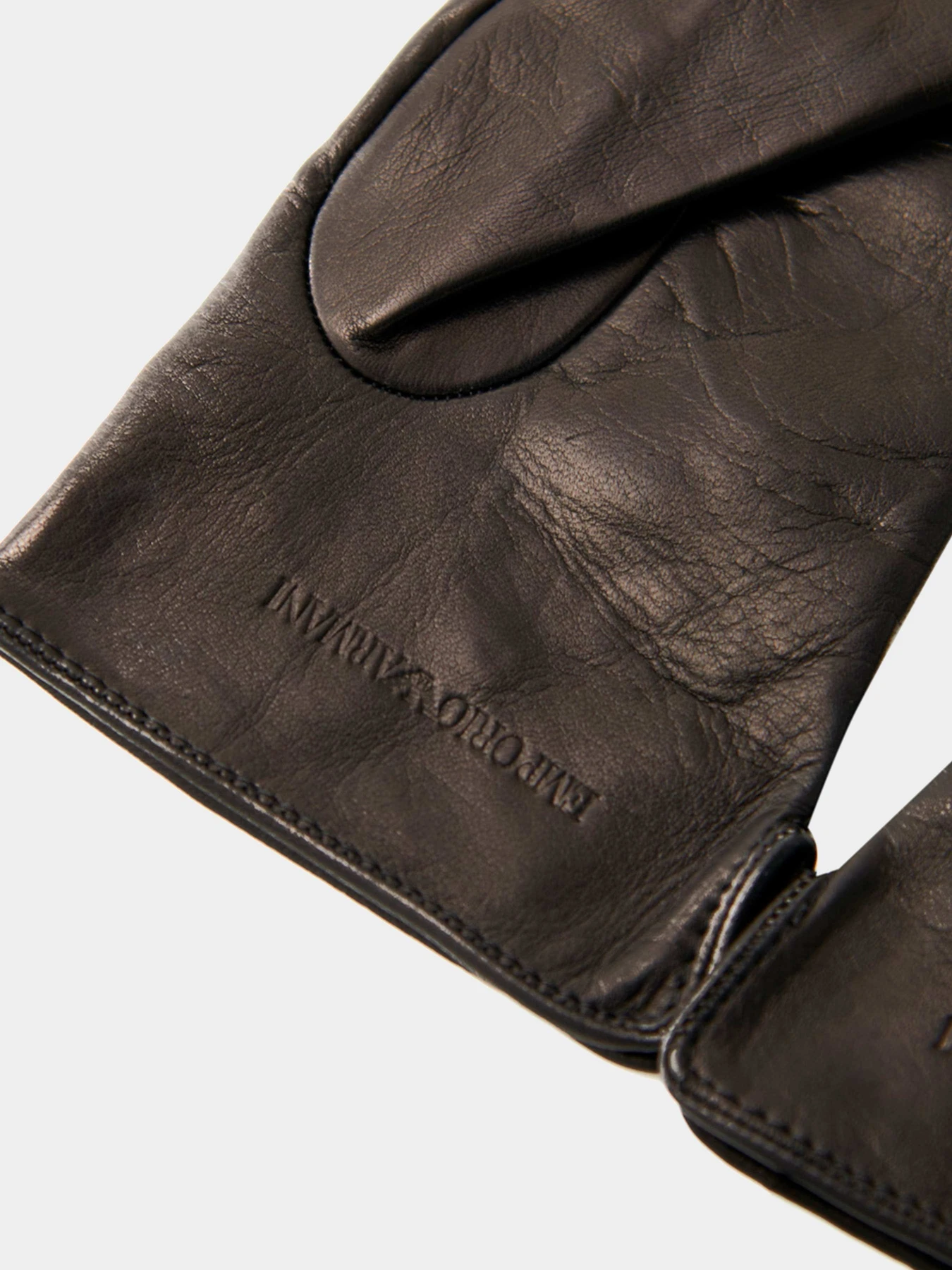 Перчатки и варежки Emporio Armani модель 634111-3F204-00020 Перчатки и варежки Emporio Armani модель 634111-3F204-00020 Фото