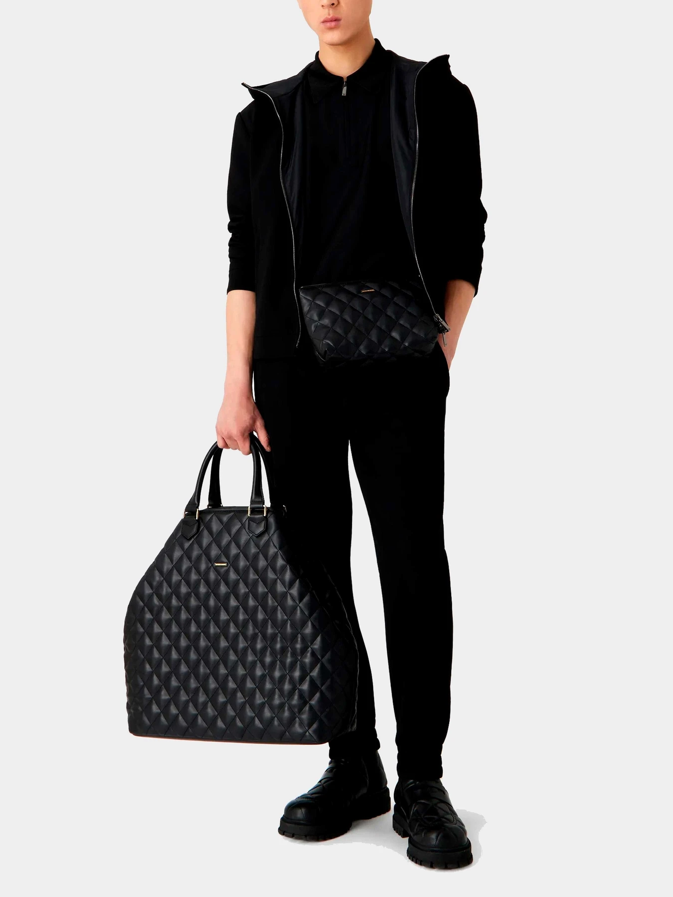 Куртки и дубленки Emporio Armani модель H41R41-E1061-999 Фото