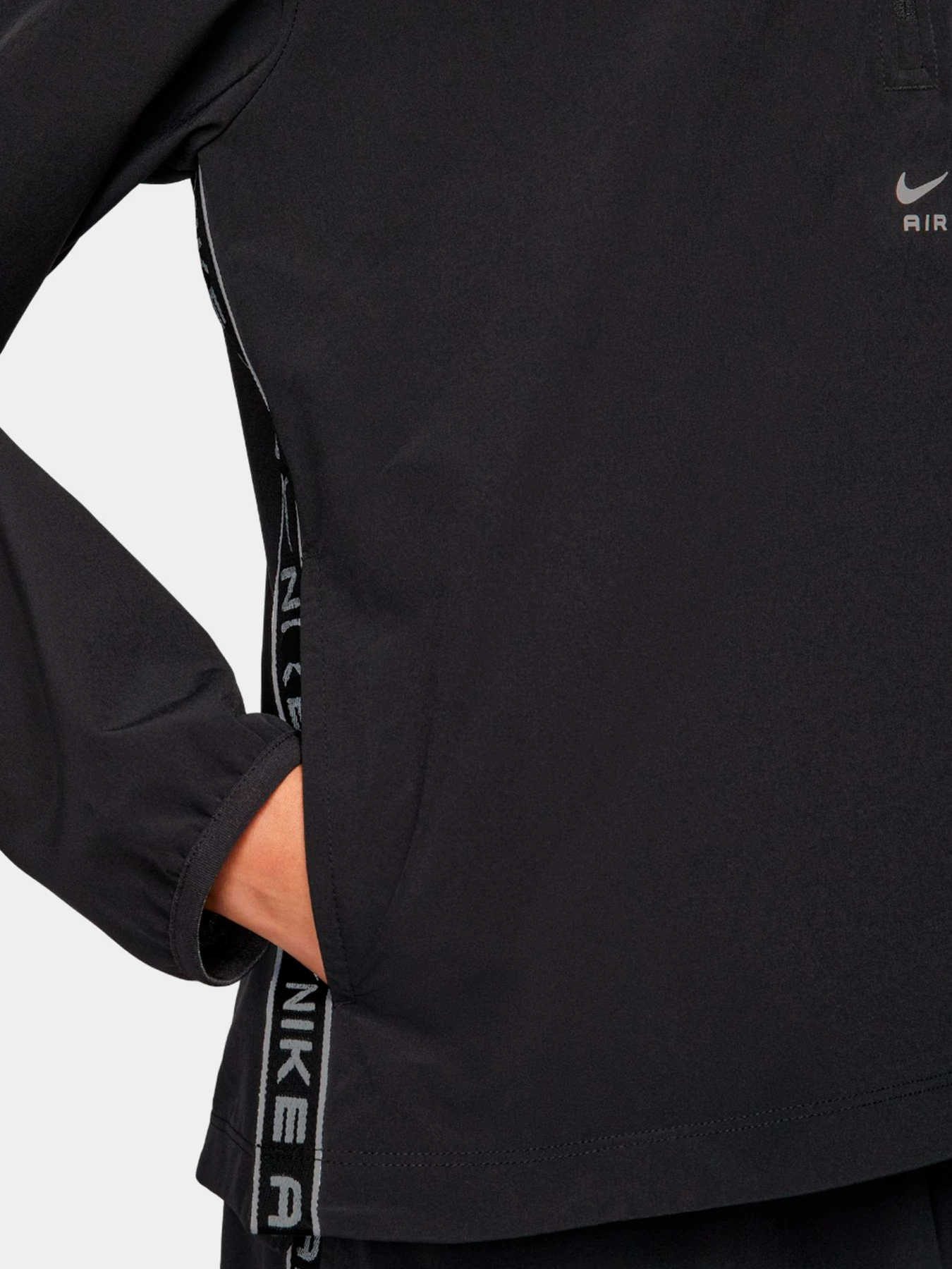 Куртки и дубленки NIKE модель FB7609-010 Куртки и дубленки NIKE модель FB7609-010 Фото