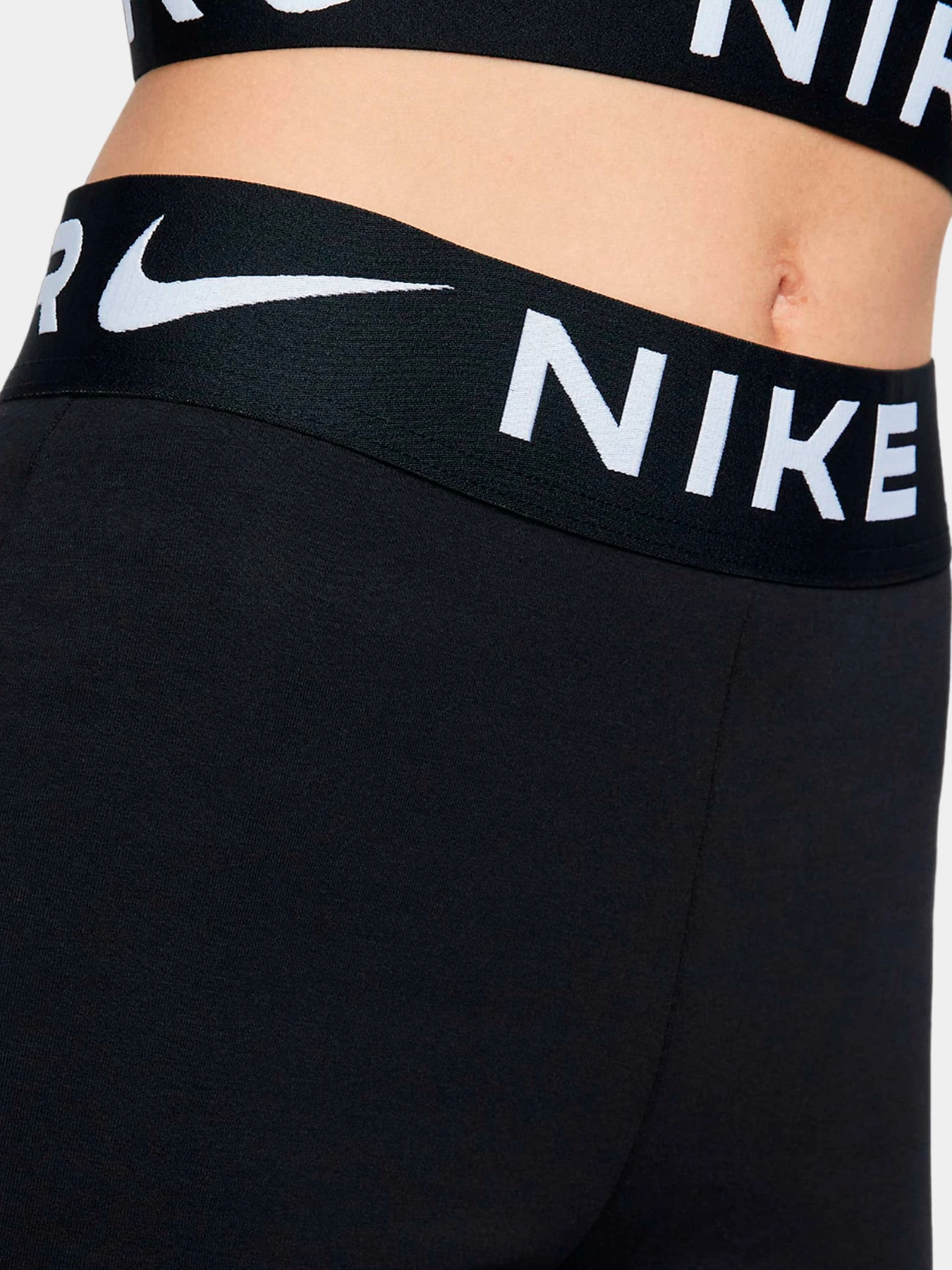 Брюки NIKE модель FB8070-010 Брюки NIKE модель FB8070-010 Фото