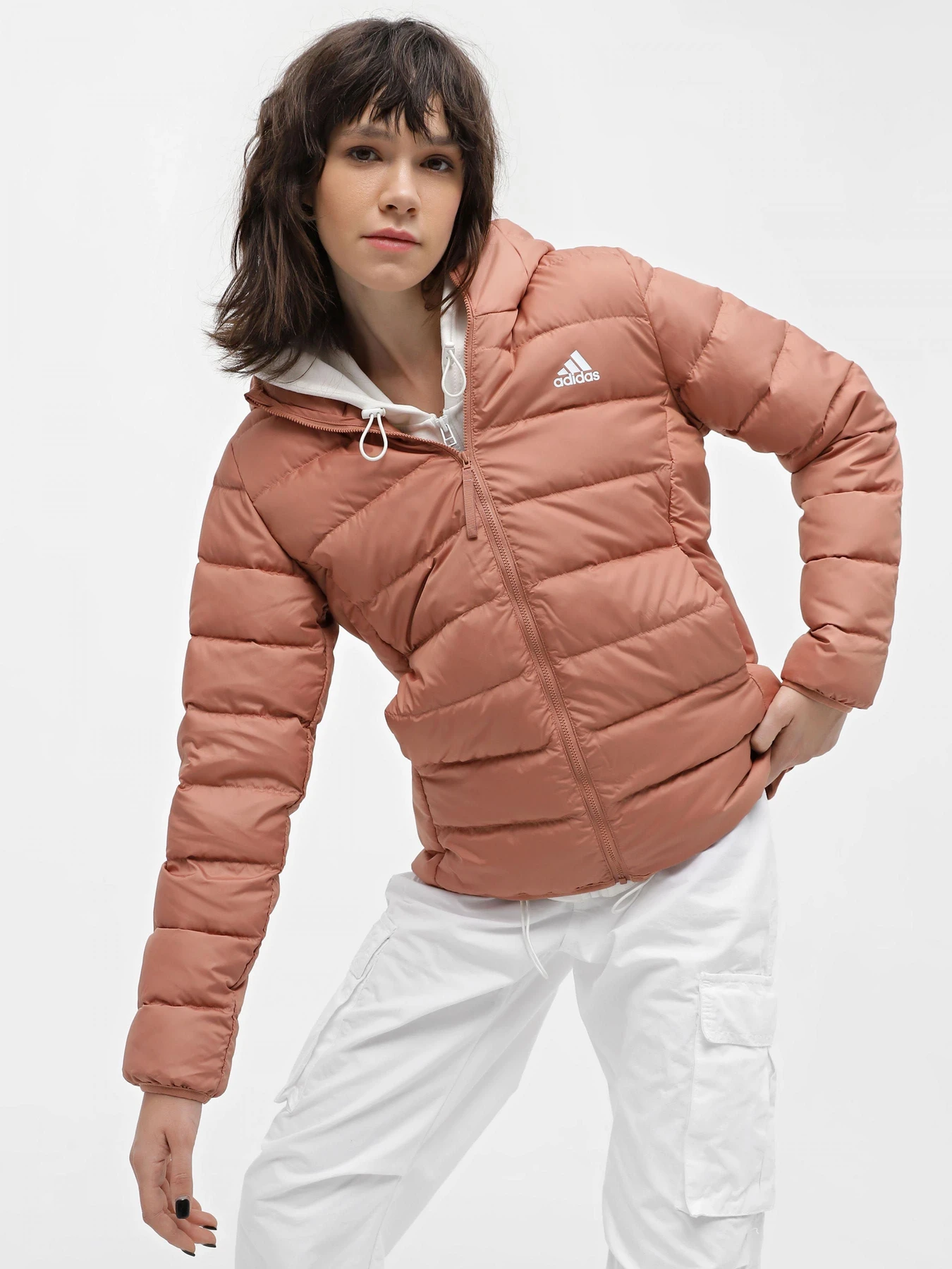 Куртки и дубленки Adidas модель IK3239 Куртки и дубленки Adidas модель IK3239 Фото