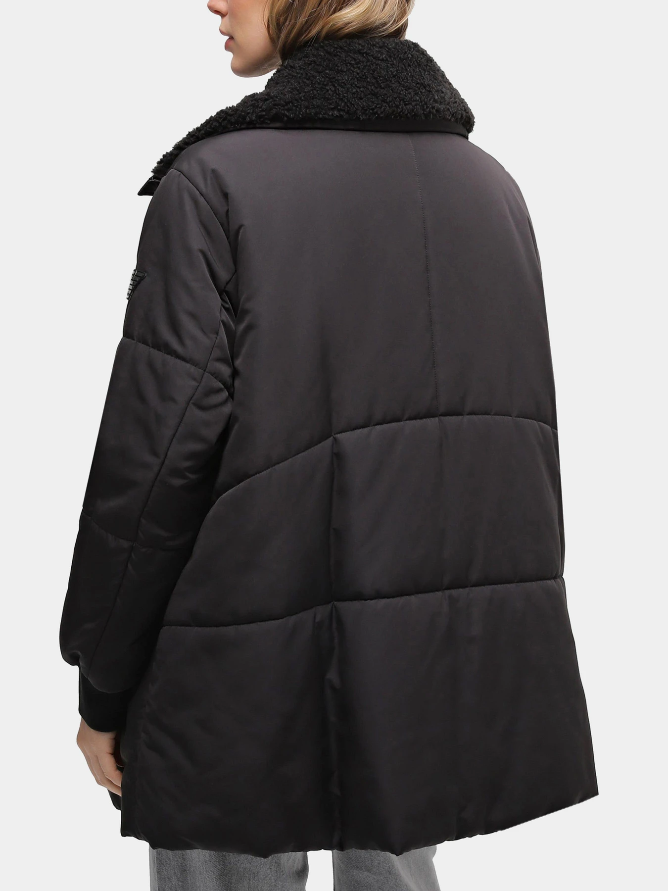 Куртки и дубленки Emporio Armani модель 6R2B85-2NNIZ-0999 Куртки и дубленки Emporio Armani модель 6R2B85-2NNIZ-0999 Фото