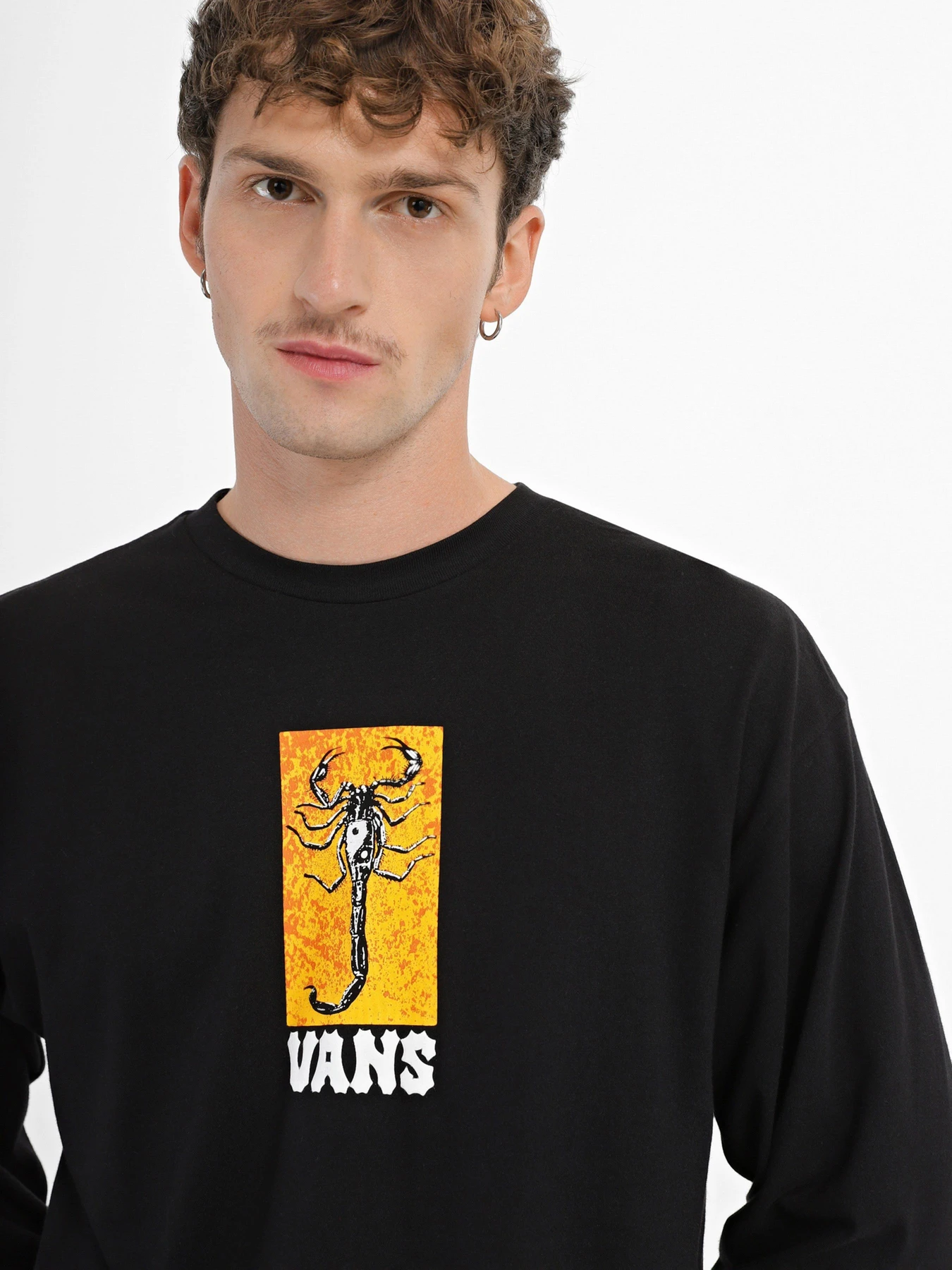 Худи и свитшоты Vans модель VN0008S8BLK1 Худи и свитшоты Vans модель VN0008S8BLK1 Фото
