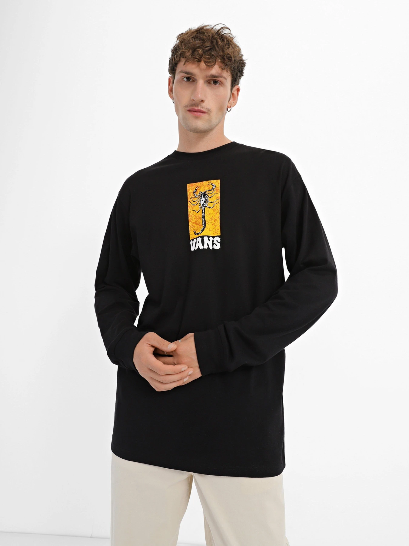 Худи и свитшоты Vans модель VN0008S8BLK1 Худи и свитшоты Vans модель VN0008S8BLK1 Фото