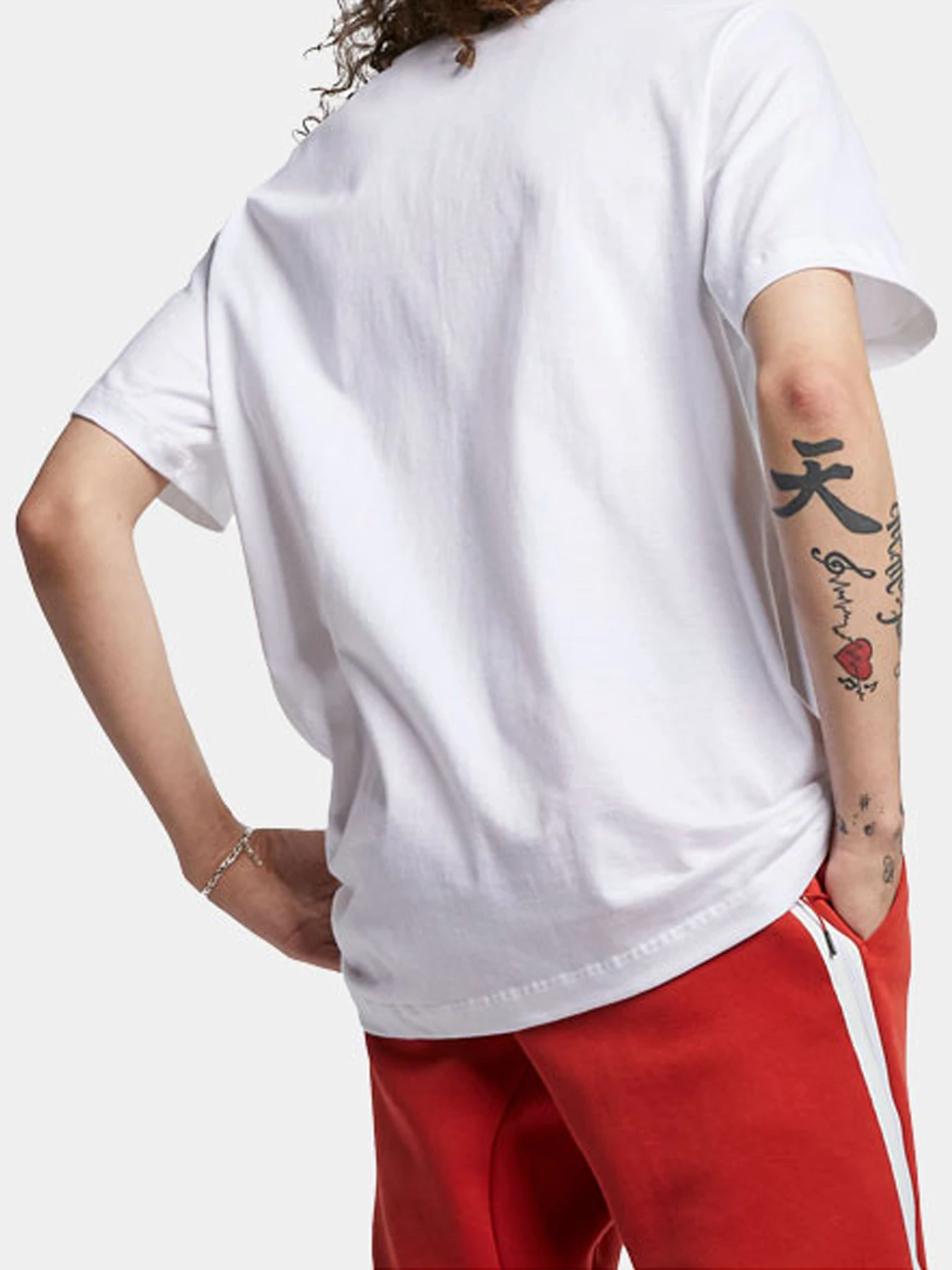 Футболки и поло NIKE модель AR4997-101 Футболки и поло NIKE модель AR4997-101 Фото