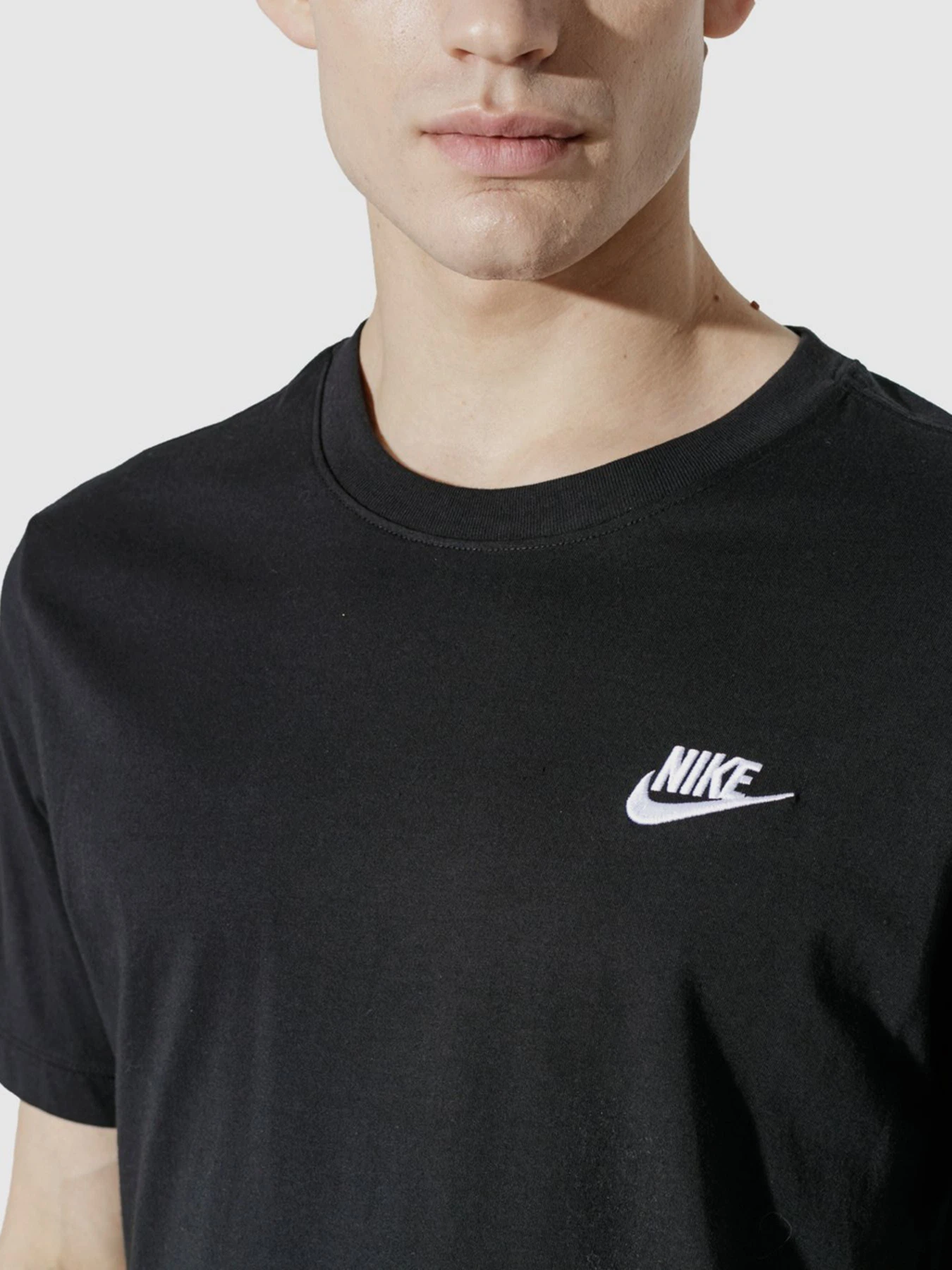Футболки и поло NIKE модель AR4997-013 Футболки и поло NIKE модель AR4997-013 Фото
