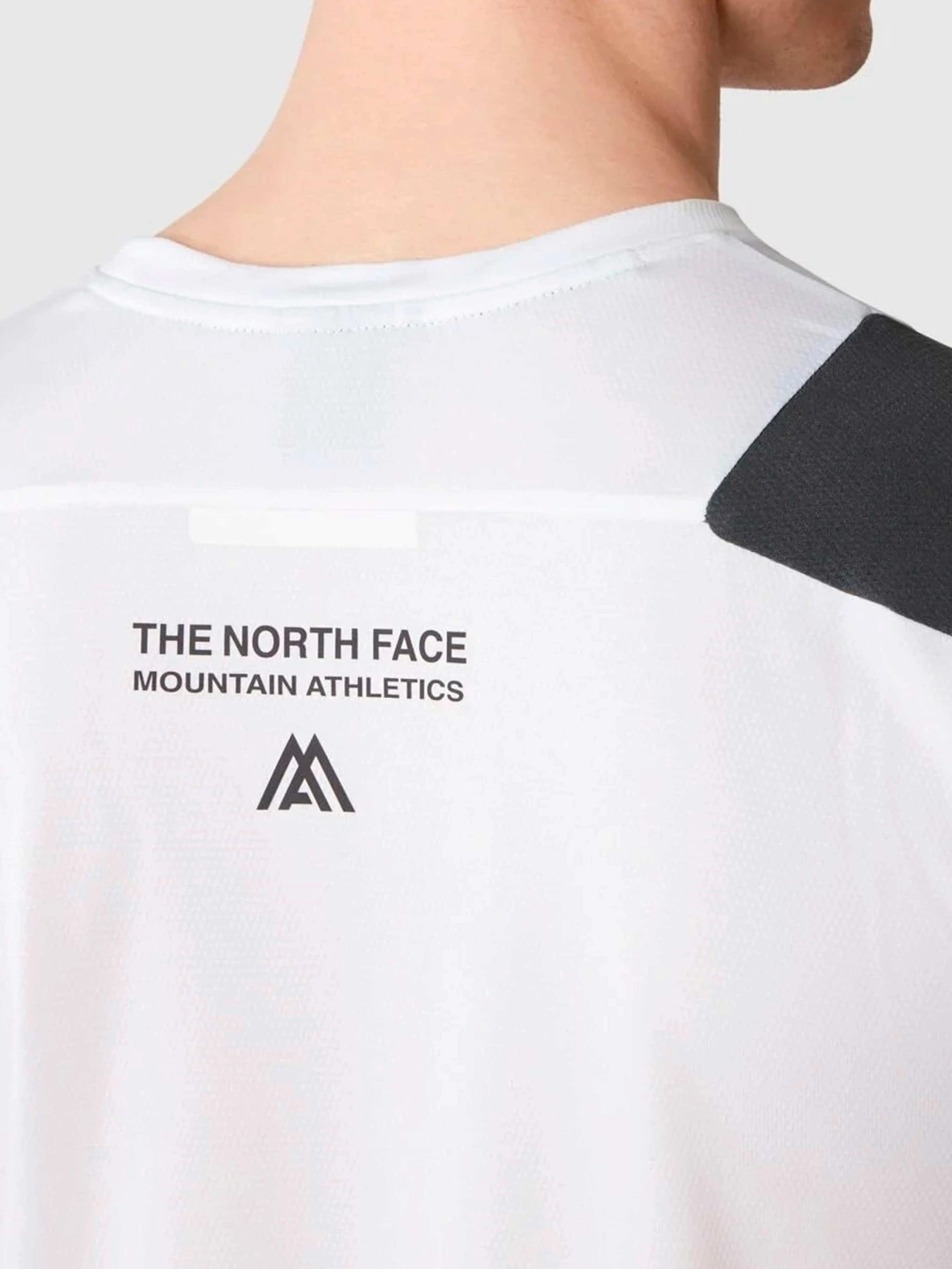 Футболки и поло The North Face модель NF0A823VKZ71 Футболки и поло The North Face модель NF0A823VKZ71 Фото