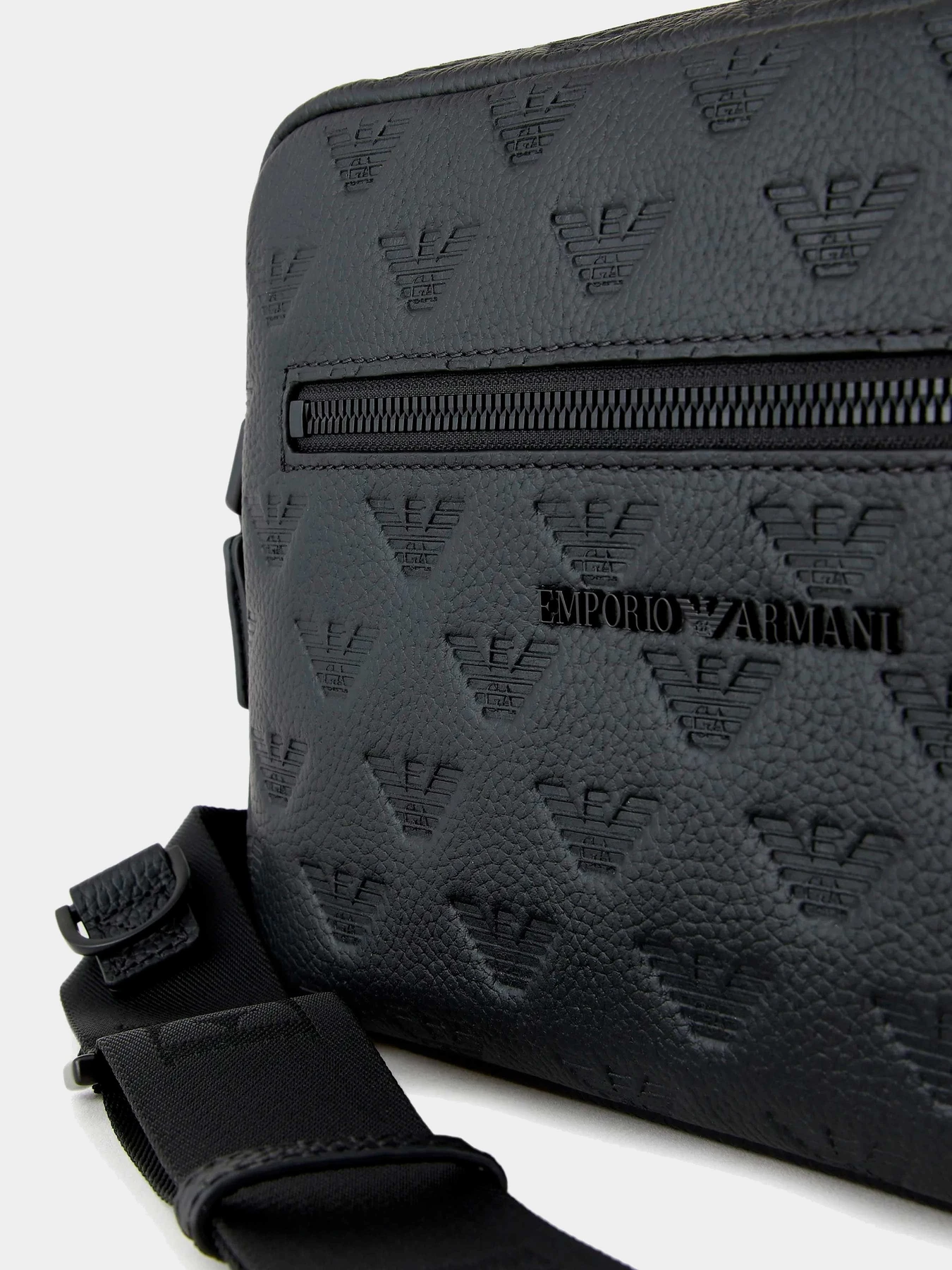 Сумки Emporio Armani модель Y4M389-Y142V-81072 Сумки Emporio Armani модель Y4M389-Y142V-81072 Фото