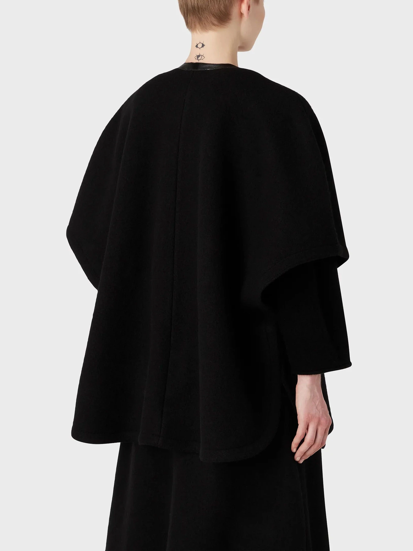 Пальто и плащи Emporio Armani модель 6R2BT2-2M12Z-0999 Пальто и плащи Emporio Armani модель 6R2BT2-2M12Z-0999 Фото