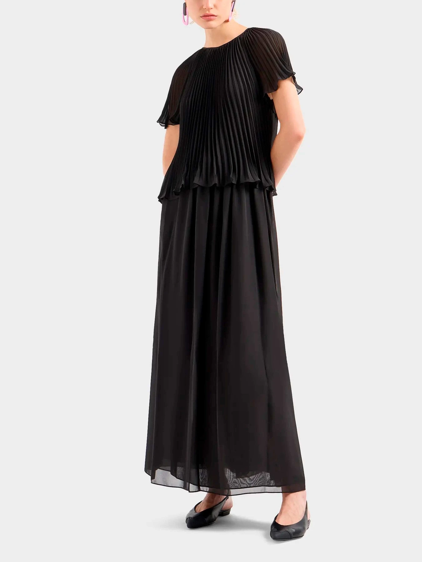 Платья Emporio Armani модель H4NA1H-E9906-999 Платья Emporio Armani модель H4NA1H-E9906-999 Фото