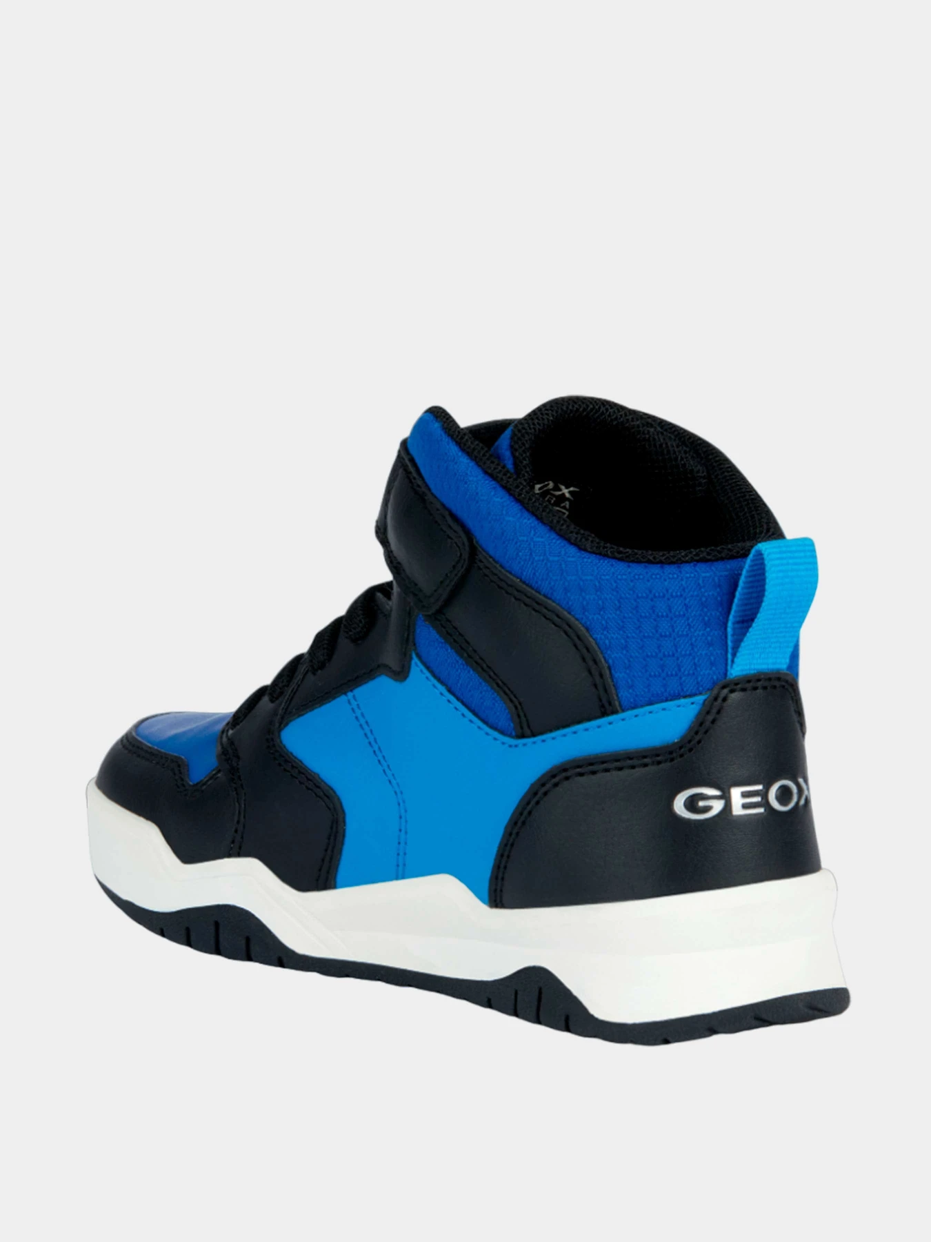 Кроссовки Geox модель J367RG-0BC11-C9221 Кроссовки Geox модель J367RG-0BC11-C9221 Фото