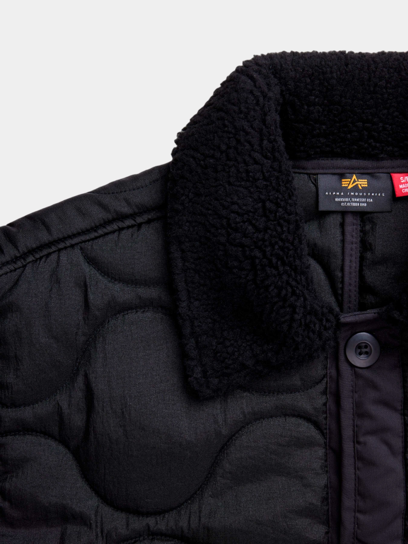 Куртки и дубленки Alpha Industries модель WJL53500C1_001 Куртки и дубленки Alpha Industries модель WJL53500C1_001 Фото