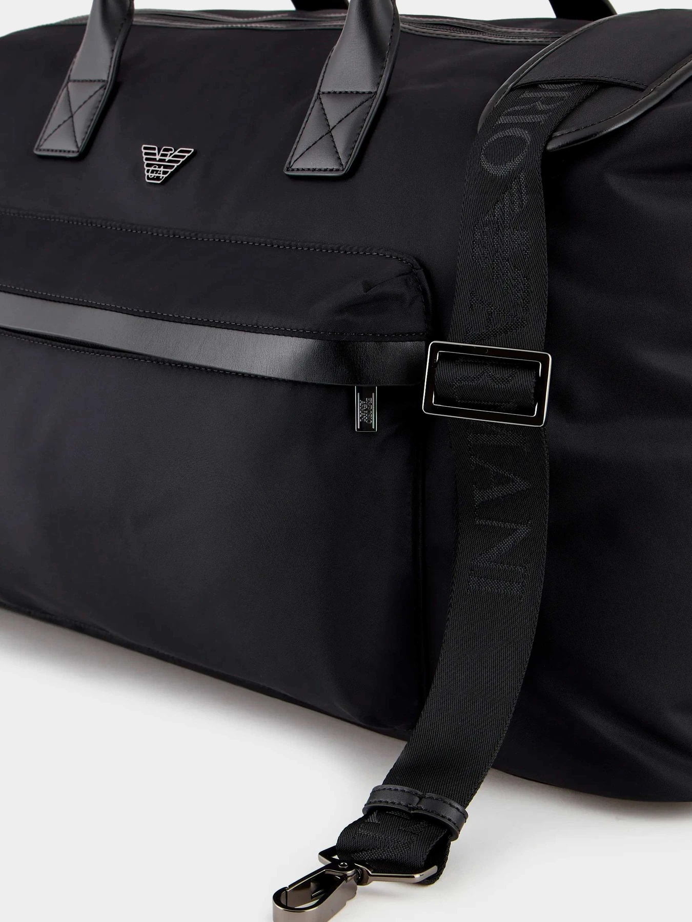 Сумки Emporio Armani модель Y4Q319-Y217J-80001 Сумки Emporio Armani модель Y4Q319-Y217J-80001 Фото